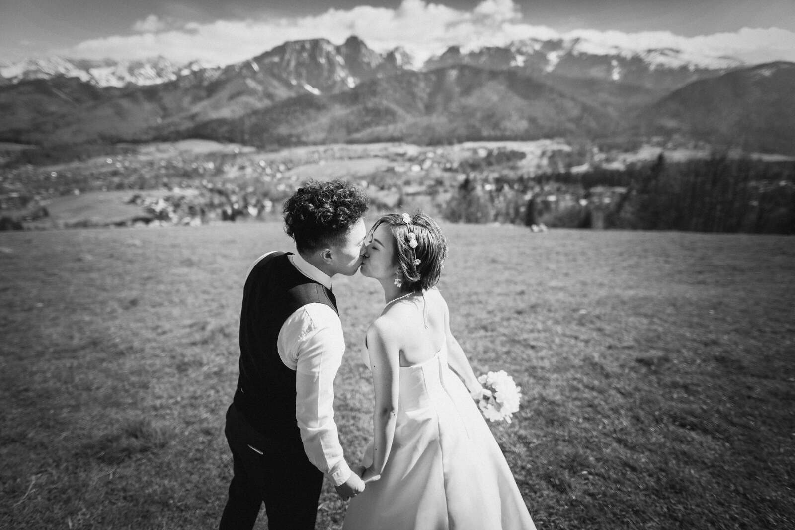 plener slubny w Tatrach, sesja slubna Tatry, wedding photography poland, prewedding session zakopane, wedding photos poland, fotografia slubna Tatry, tatrzanski plener slubny, sesja slubna tatry, plener slubny tatry, fotografia slubna slask, zdjecia slubne krakow, fotograf na slub zakopane, zdjecia slubne zakopane, fotografia slubna krakow, zdjecia slubne slask, fotografia slubna bielsko, zdjecia slubne bielsko, fotografia slubna zywiec, zdjecia slubne zywiec, piekna sesja slubna, najladniejsze sesje slubne, fotograf slubny Krakow, fotografowie slubni, dwoch fotografow na slub, Anna i Jacek Bieniek; zdjecia slubne slask, www.magiaobrazu.com,