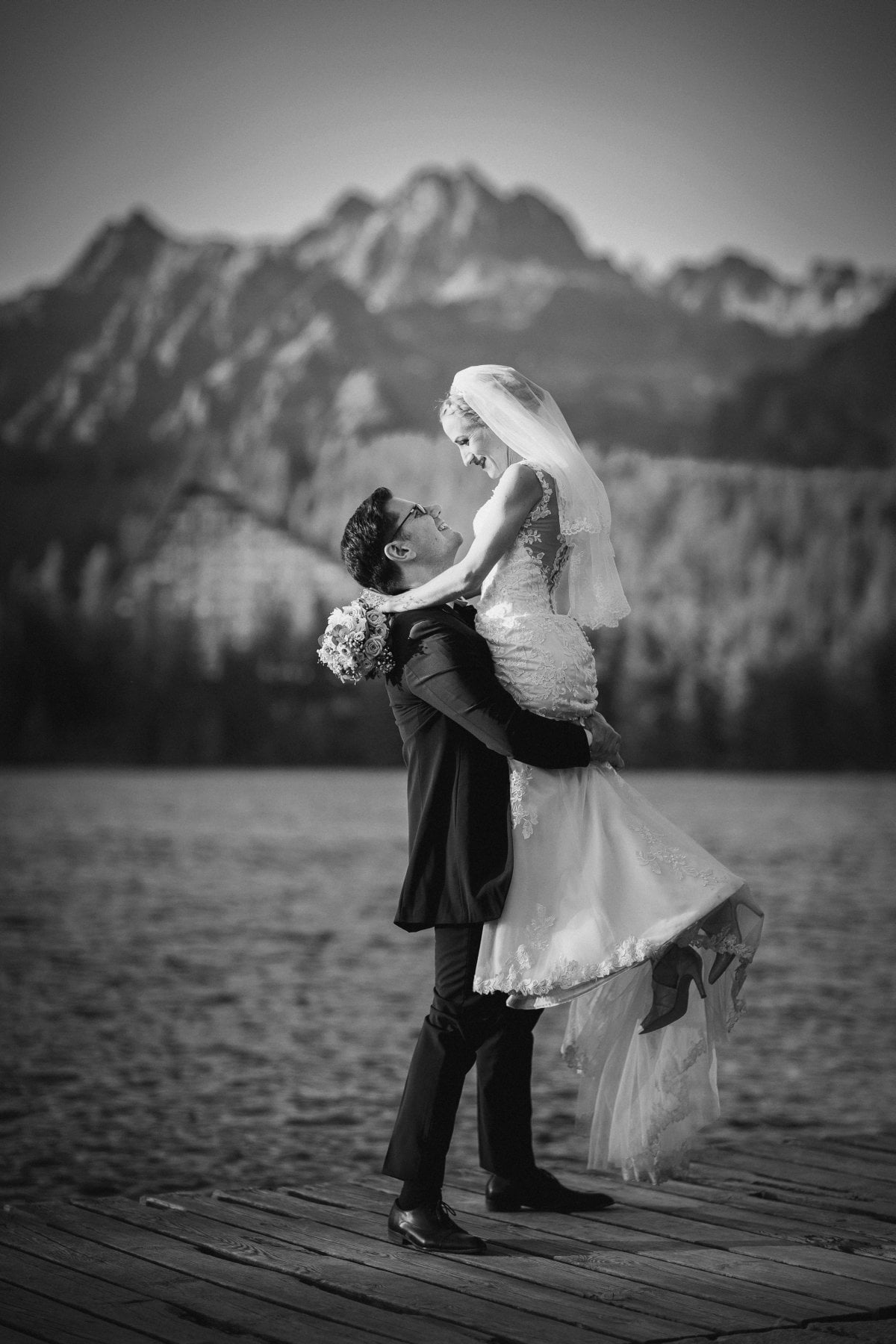 plener slubny w Tatrach, sesja slubna Tatry, fotografia slubna slask, fotograf slubny slask, sesja slubna tatry, fotograf na slub slask, zdjecia slubne slask, plener slubny tatry, fotografia slubna slask, zdjecia slubne krakow, zdjecia slubne zakopane, fotografia slubna krakow, zdjecia slubne slask, fotografia slubna bielsko, zdjecia slubne bielsko, fotografia slubna zywiec, zdjecia slubne zywiec, piekna sesja slubna, najladniejsze sesje slubne, fotograf slubny Krakow, fotografowie slubni, dwoch fotografow na slub,