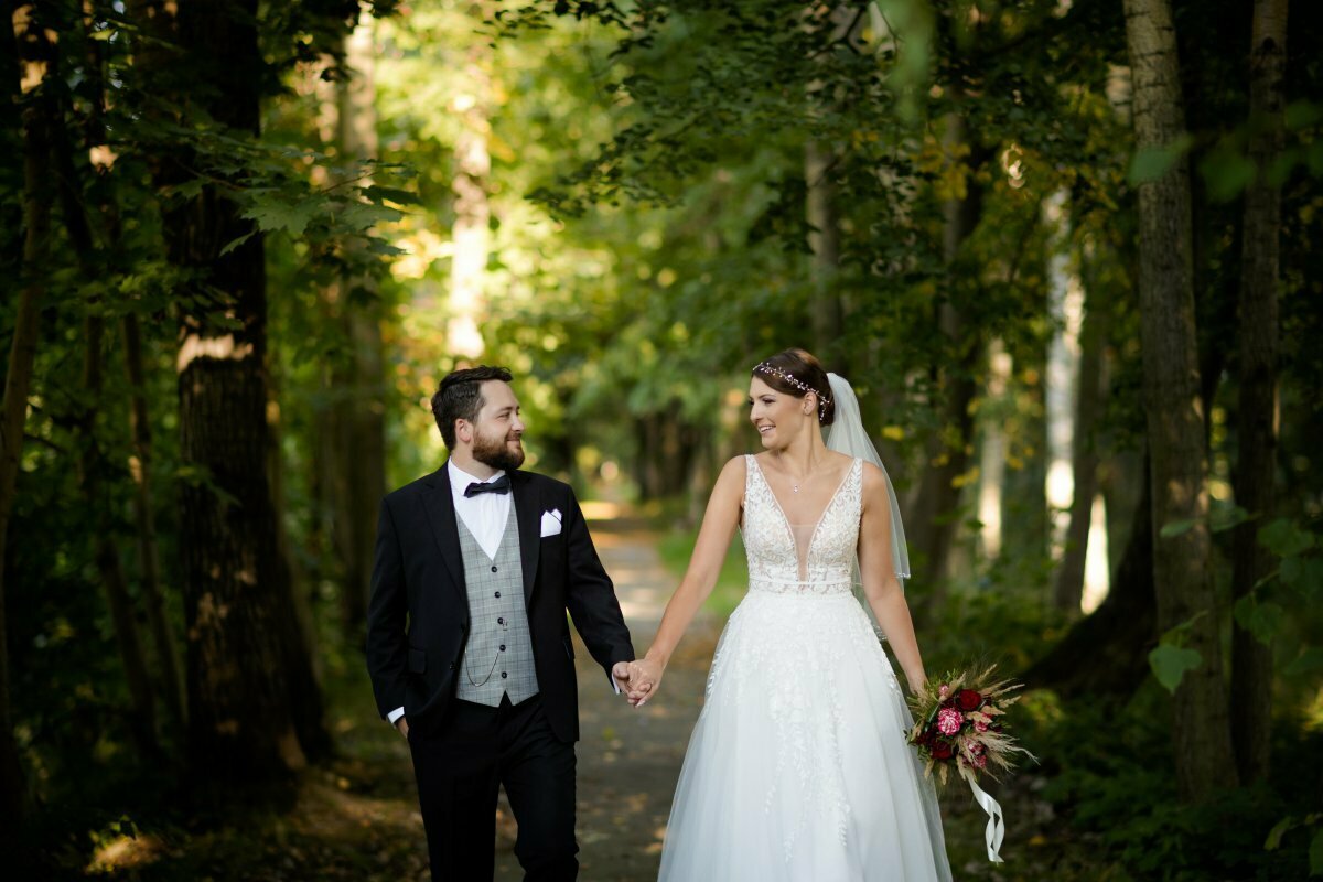 plener ślubny w lesie, romantyczna sesja ślubna śląsk, romantyczna sesja slubna slask, zdjecia slubne zywiec, romantyczny plener slubny, fotograf slubny bielsko, plener slubny w lesie slask, sesja slubna w lesie slask, plener slubny las slask, fotografia slubna slask, zdjecia slubne slask, fotografia slubna katowice, zdjecia slubne katowice, romantyczna sesja slubna slask, zdjecia slubne bielsko, fotografia slubna bielsko, oryginalny plener slubny, oryginalna sesja slubna, www.magiaobrazu.com
