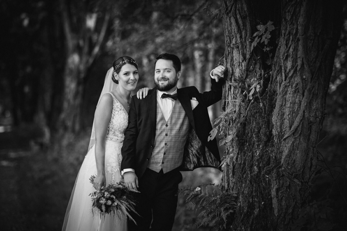 plener ślubny w lesie, romantyczna sesja ślubna śląsk, romantyczna sesja slubna slask, zdjecia slubne zywiec, romantyczny plener slubny, fotograf slubny bielsko, plener slubny w lesie slask, sesja slubna w lesie slask, plener slubny las slask, fotografia slubna slask, zdjecia slubne slask, fotografia slubna katowice, zdjecia slubne katowice, romantyczna sesja slubna slask, zdjecia slubne bielsko, fotografia slubna bielsko, oryginalny plener slubny, oryginalna sesja slubna, www.magiaobrazu.com