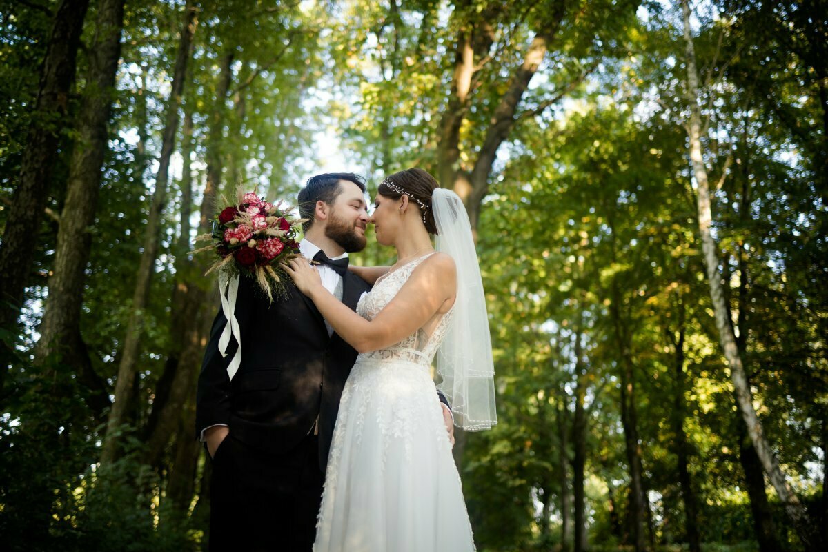 plener ślubny w lesie, romantyczna sesja ślubna śląsk, romantyczna sesja slubna slask, zdjecia slubne zywiec, romantyczny plener slubny, fotograf slubny bielsko, plener slubny w lesie slask, sesja slubna w lesie slask, plener slubny las slask, fotografia slubna slask, zdjecia slubne slask, fotografia slubna katowice, zdjecia slubne katowice, romantyczna sesja slubna slask, zdjecia slubne bielsko, fotografia slubna bielsko, oryginalny plener slubny, oryginalna sesja slubna, www.magiaobrazu.com