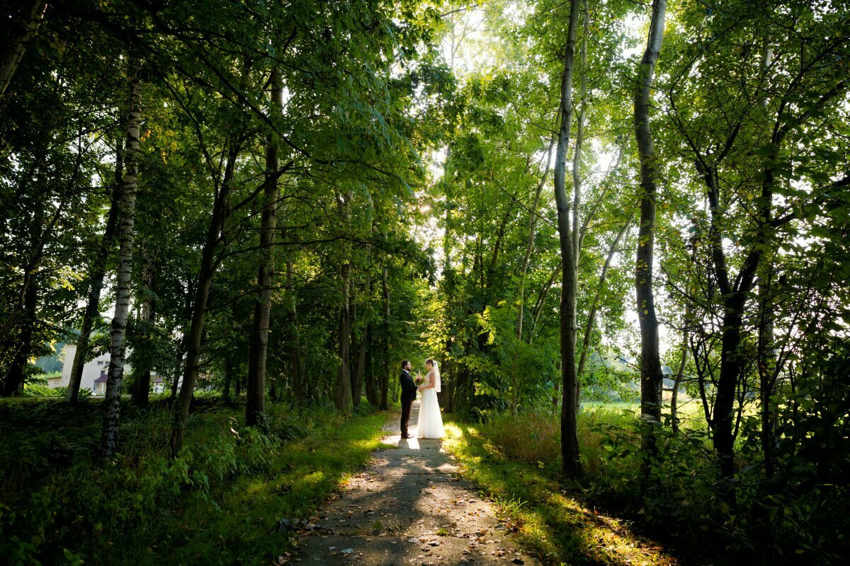 plener ślubny w lesie, romantyczna sesja ślubna śląsk, romantyczna sesja slubna slask, zdjecia slubne zywiec, romantyczny plener slubny, fotograf slubny bielsko, plener slubny w lesie slask, sesja slubna w lesie slask, plener slubny las slask, fotografia slubna slask, zdjecia slubne slask, fotografia slubna katowice, zdjecia slubne katowice, romantyczna sesja slubna slask, zdjecia slubne bielsko, fotografia slubna bielsko, oryginalny plener slubny, oryginalna sesja slubna, www.magiaobrazu.com