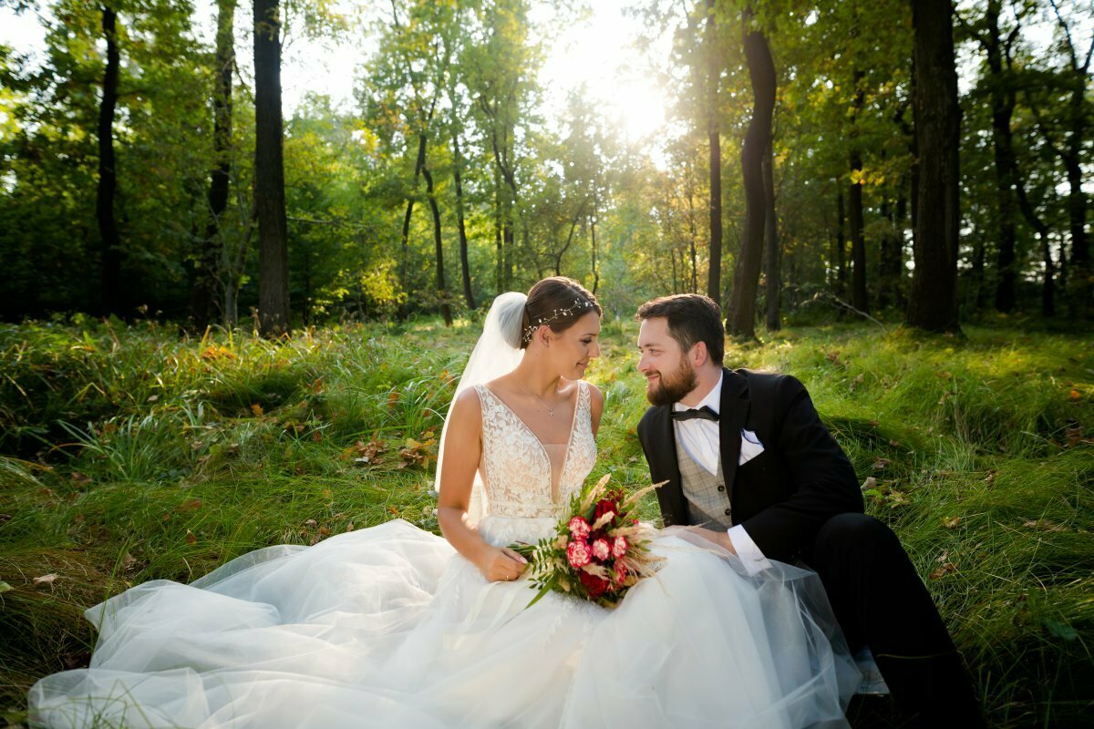 plener ślubny w lesie, romantyczna sesja ślubna śląsk, romantyczna sesja slubna slask, zdjecia slubne zywiec, romantyczny plener slubny, fotograf slubny bielsko, plener slubny w lesie slask, sesja slubna w lesie slask, plener slubny las slask, fotografia slubna slask, zdjecia slubne slask, fotografia slubna katowice, zdjecia slubne katowice, romantyczna sesja slubna slask, zdjecia slubne bielsko, fotografia slubna bielsko, oryginalny plener slubny, oryginalna sesja slubna, www.magiaobrazu.com