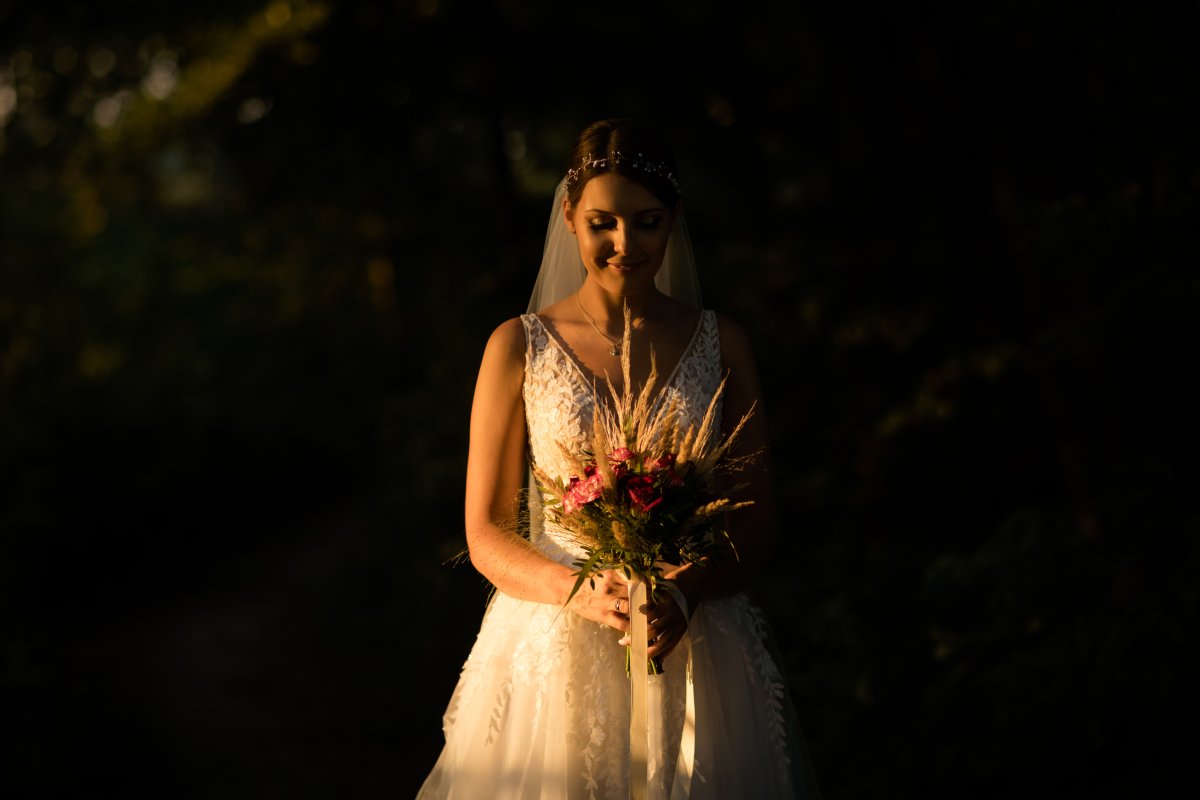 plener ślubny w lesie, romantyczna sesja ślubna śląsk, romantyczna sesja slubna slask, zdjecia slubne zywiec, romantyczny plener slubny, fotograf slubny bielsko, plener slubny w lesie slask, sesja slubna w lesie slask, plener slubny las slask, fotografia slubna slask, zdjecia slubne slask, fotografia slubna katowice, zdjecia slubne katowice, romantyczna sesja slubna slask, zdjecia slubne bielsko, fotografia slubna bielsko, oryginalny plener slubny, oryginalna sesja slubna, www.magiaobrazu.com