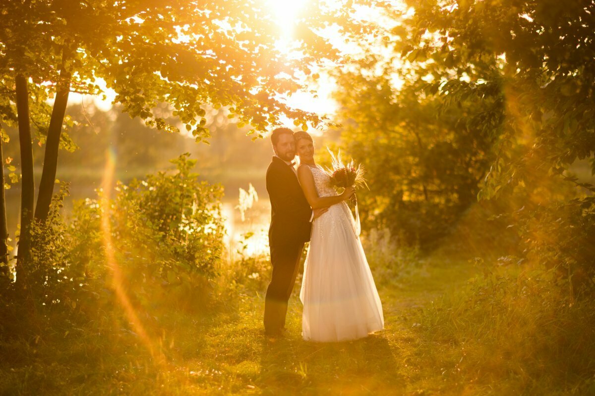 plener ślubny w lesie, romantyczna sesja ślubna śląsk, romantyczna sesja slubna slask, zdjecia slubne zywiec, romantyczny plener slubny, fotograf slubny bielsko, plener slubny w lesie slask, sesja slubna w lesie slask, plener slubny las slask, fotografia slubna slask, zdjecia slubne slask, fotografia slubna katowice, zdjecia slubne katowice, romantyczna sesja slubna slask, zdjecia slubne bielsko, fotografia slubna bielsko, oryginalny plener slubny, oryginalna sesja slubna, www.magiaobrazu.com