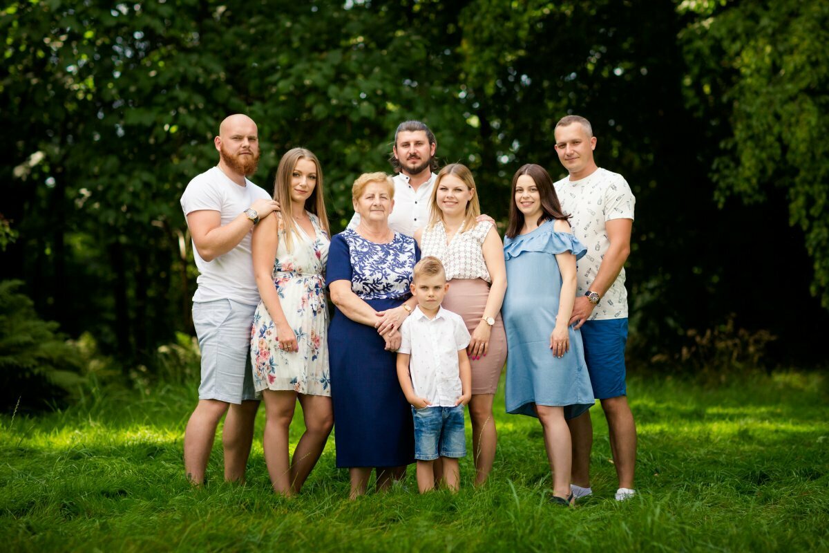 pokoleniowa sesja rodzinna, sesja rodzinna pokoleń, duza sesja rodzinna, sesja rodzinna, z rodzicami, dziadkami, wnukami, jesienna sesja, sesje jesienne, Sesje dzieciece, portrety dzieci, fotografia dzieci, www.magiaobrazu.com, duza sesja rodzinna, sesja rodzinna doroslych, dorosla sesja rodzinna pszczyna, duze sesje rodzinne pszczyna, www.annabieniek.com, fotograf czechowice, fotograf slask, fotografia krakow, zdjecia rodzinne, sesje rodzinne, fotografia rodzinna, rodzinny plener lesie, rodzinna sesja w lesie, jesienna sesja rodzinna