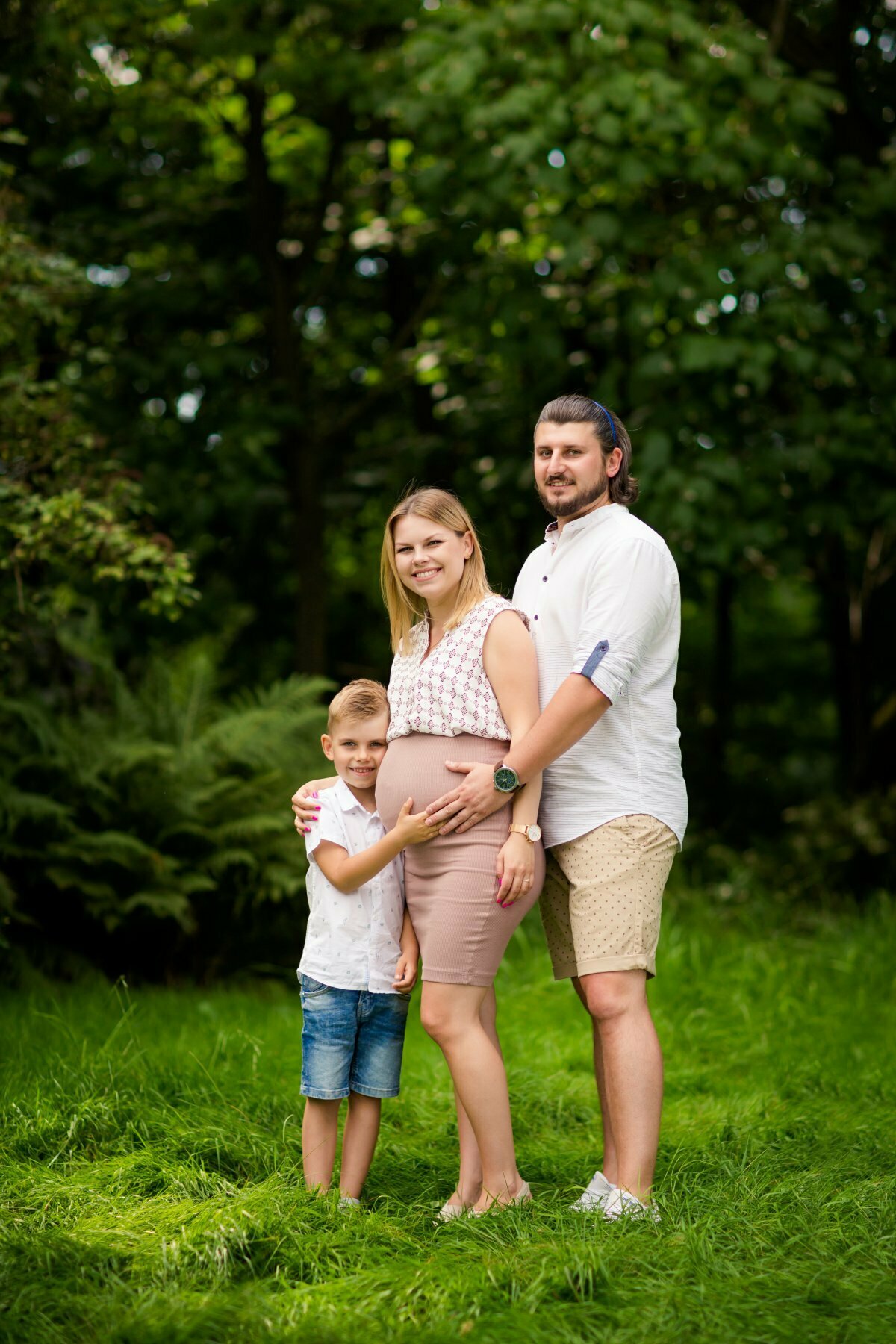 pokoleniowa sesja rodzinna, sesja rodzinna pokoleń, duza sesja rodzinna, sesja rodzinna, z rodzicami, dziadkami, wnukami, jesienna sesja, sesje jesienne, Sesje dzieciece, portrety dzieci, fotografia dzieci, www.magiaobrazu.com, duza sesja rodzinna, sesja rodzinna doroslych, dorosla sesja rodzinna pszczyna, duze sesje rodzinne pszczyna, www.annabieniek.com, fotograf czechowice, fotograf slask, fotografia krakow, zdjecia rodzinne, sesje rodzinne, fotografia rodzinna, rodzinny plener lesie, rodzinna sesja w lesie, jesienna sesja rodzinna