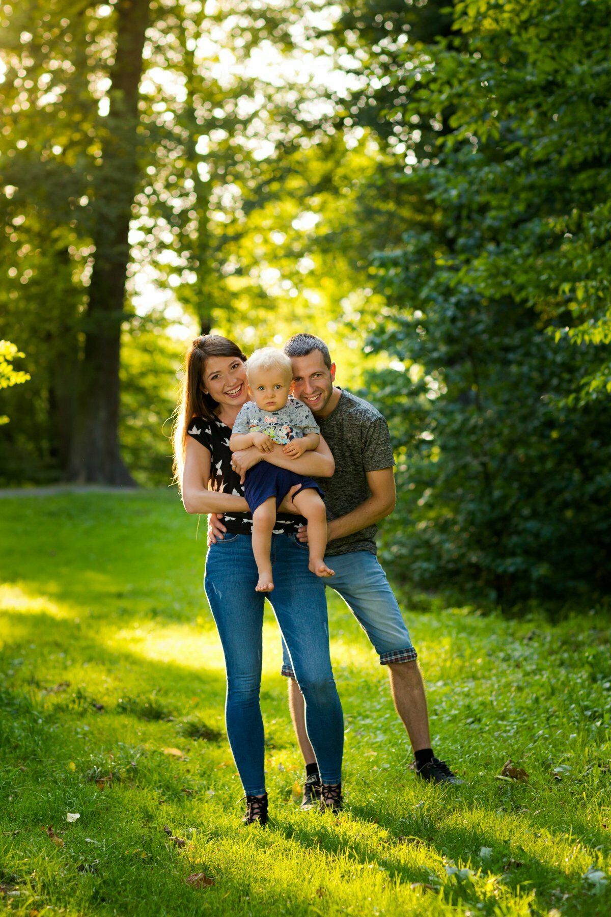 Radosna sesja rodzinna Pszczyna, lifestylowa sesja rodzinna pszczyna, lifestylowe sesje rodzinne pszczyna, letnia sesja rodzinna, sesje dzieciece pszczyna, zdjecia dzieciece pszczyna, sesja rodzinna bielsko, fotografia rodzinna slask, zdjecia portretowe pszczyna, sesja portretowa bielsko, zdjecia w plenerze bielsko, rodzina w plenerze slask, fotografia dziecieca bielsko, zdjecia dzieci bielsko, fotografia rodzinna bielsko-biala, fotografia rodzinna slask, zdjecia ludzi slask, zdjecia dla rodzin, fotograf fotograf rodzinny slask, , fotograf czechowice, fotografia bielsko, zdjecia slask, www.magiaobrazu.com,