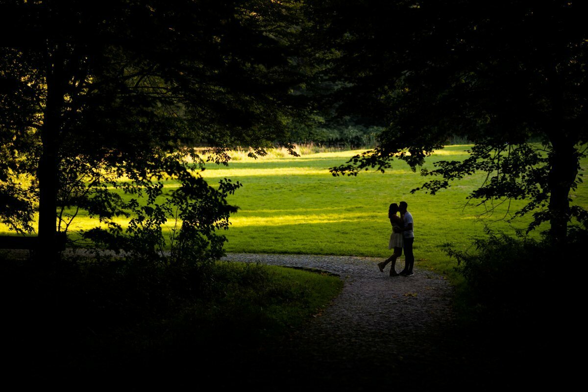 Romantyczna sesja pary w plenerze, sesja pary w parku, naturalna sesja pary, sesja par pszczyna, fotografia par pszczyna, romantyczna sesja pszczyna, sesja w parku pszczynskim, sesja narzeczenska w parku, plener narzeczenski w parku,sesje narzeczenskie slask, zdjecia narzeczenskie slask, sesja narzeczenska katowice, sesja zareczynowa slask, fotografia slubna krakow, zdjecia slubne krakow, www.magiaobrazu.com, fotografia slubna slask, fotograf slubny krakow, zdjecia przedslubne slask, fotografia slubna slask, romantyczna sesja narzeczenska, engagement session, prewedding photosession,