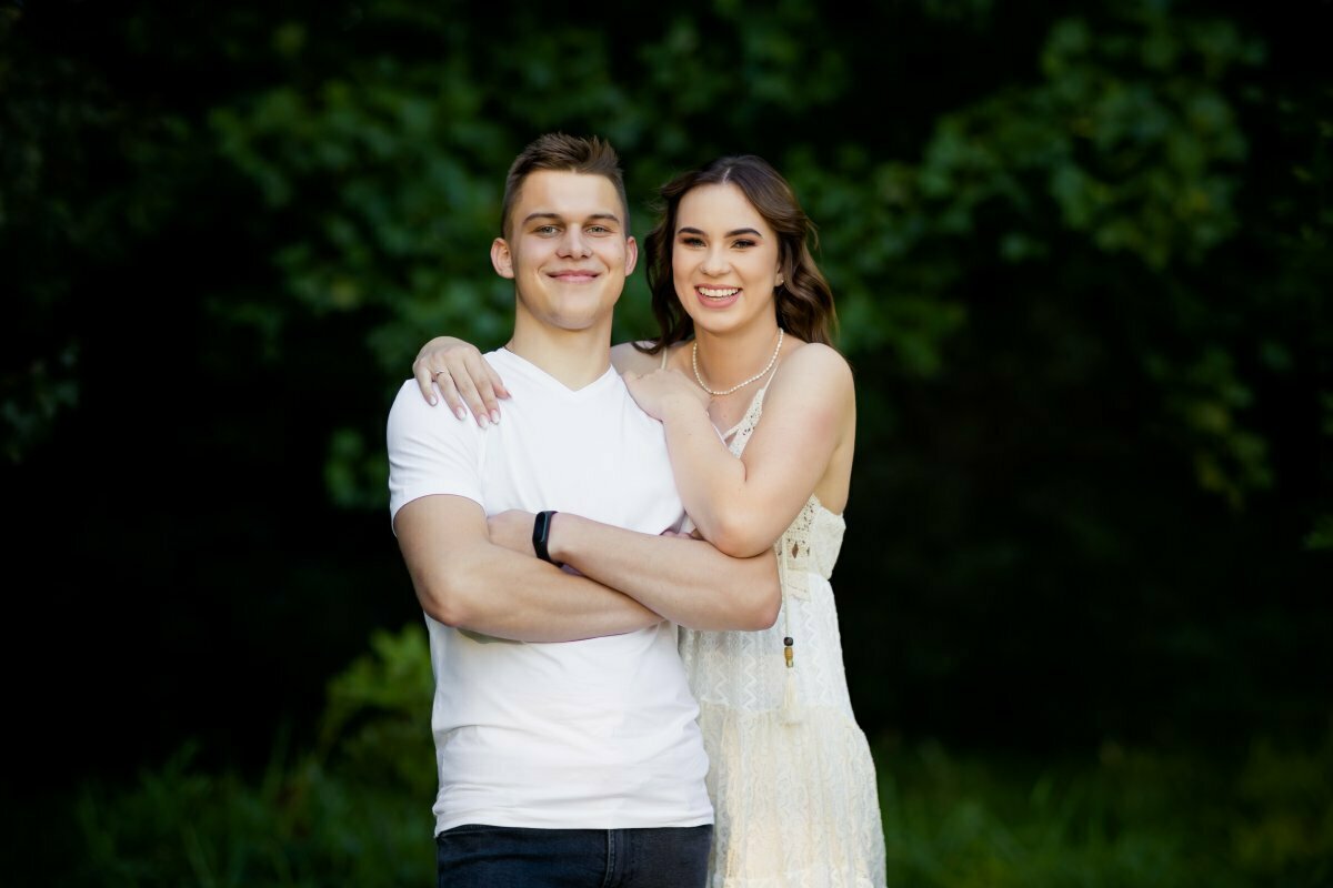 Romantyczna sesja pary w plenerze, sesja pary w parku, naturalna sesja pary, sesja par pszczyna, fotografia par pszczyna, romantyczna sesja pszczyna, sesja w parku pszczynskim, sesja narzeczenska w parku, plener narzeczenski w parku,sesje narzeczenskie slask, zdjecia narzeczenskie slask, sesja narzeczenska katowice, sesja zareczynowa slask, fotografia slubna krakow, zdjecia slubne krakow, www.magiaobrazu.com, fotografia slubna slask, fotograf slubny krakow, zdjecia przedslubne slask, fotografia slubna slask, romantyczna sesja narzeczenska, engagement session, prewedding photosession,