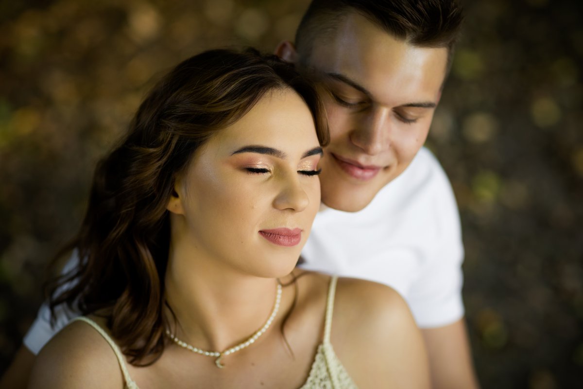 Romantyczna sesja pary w plenerze, sesja pary w parku, naturalna sesja pary, sesja par pszczyna, fotografia par pszczyna, romantyczna sesja pszczyna, sesja w parku pszczynskim, sesja narzeczenska w parku, plener narzeczenski w parku,sesje narzeczenskie slask, zdjecia narzeczenskie slask, sesja narzeczenska katowice, sesja zareczynowa slask, fotografia slubna krakow, zdjecia slubne krakow, www.magiaobrazu.com, fotografia slubna slask, fotograf slubny krakow, zdjecia przedslubne slask, fotografia slubna slask, romantyczna sesja narzeczenska, engagement session, prewedding photosession,