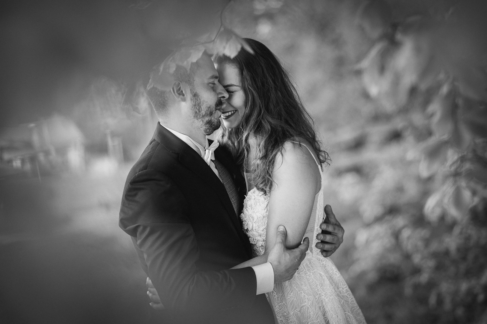 Romantyczna sesja ślubna Magdy i Pawła w górach - Beskidach