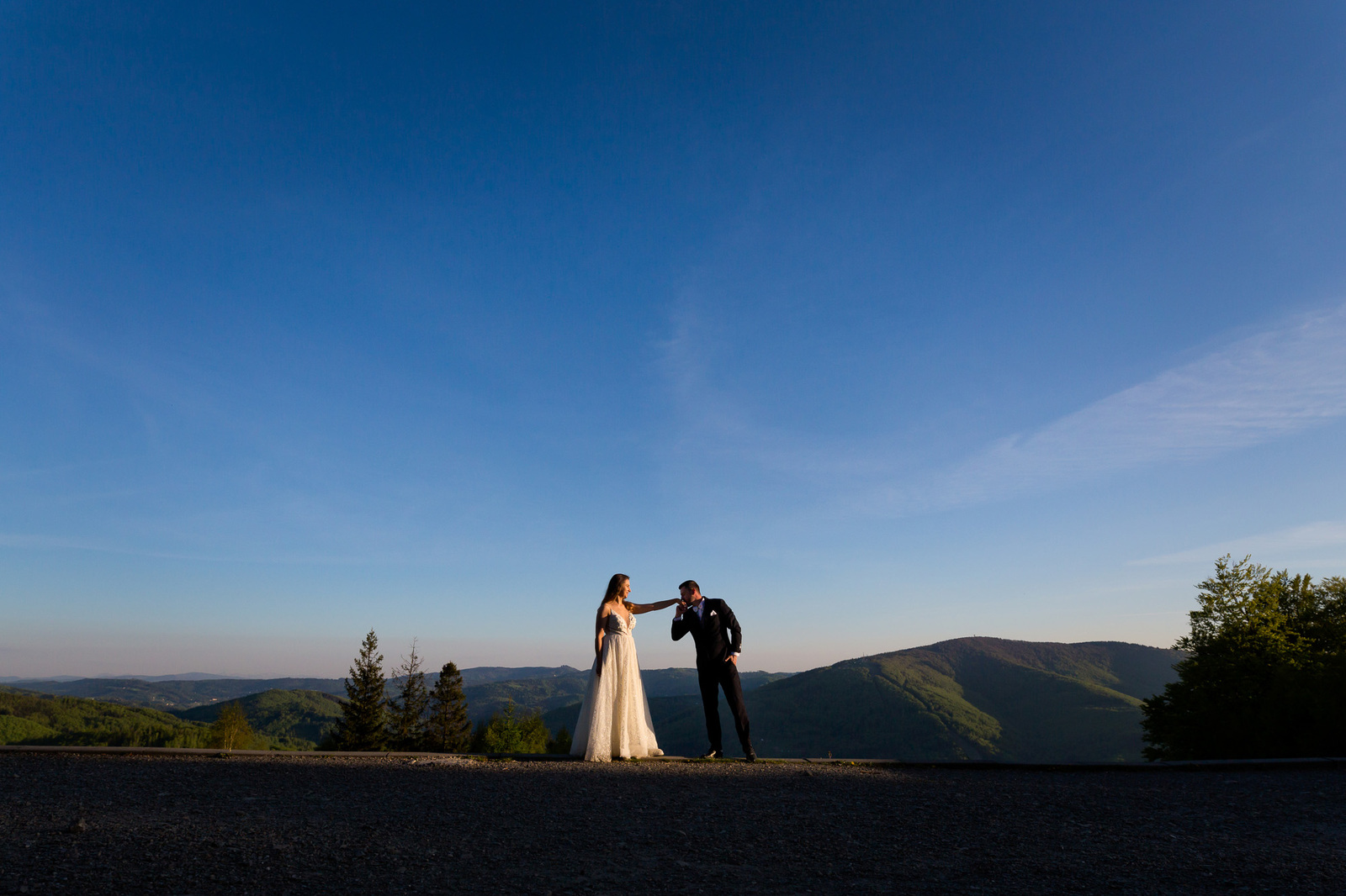 Romantyczna sesja ślubna Magdy i Pawła w górach - Beskidach, fotografia ślubna Bielsko