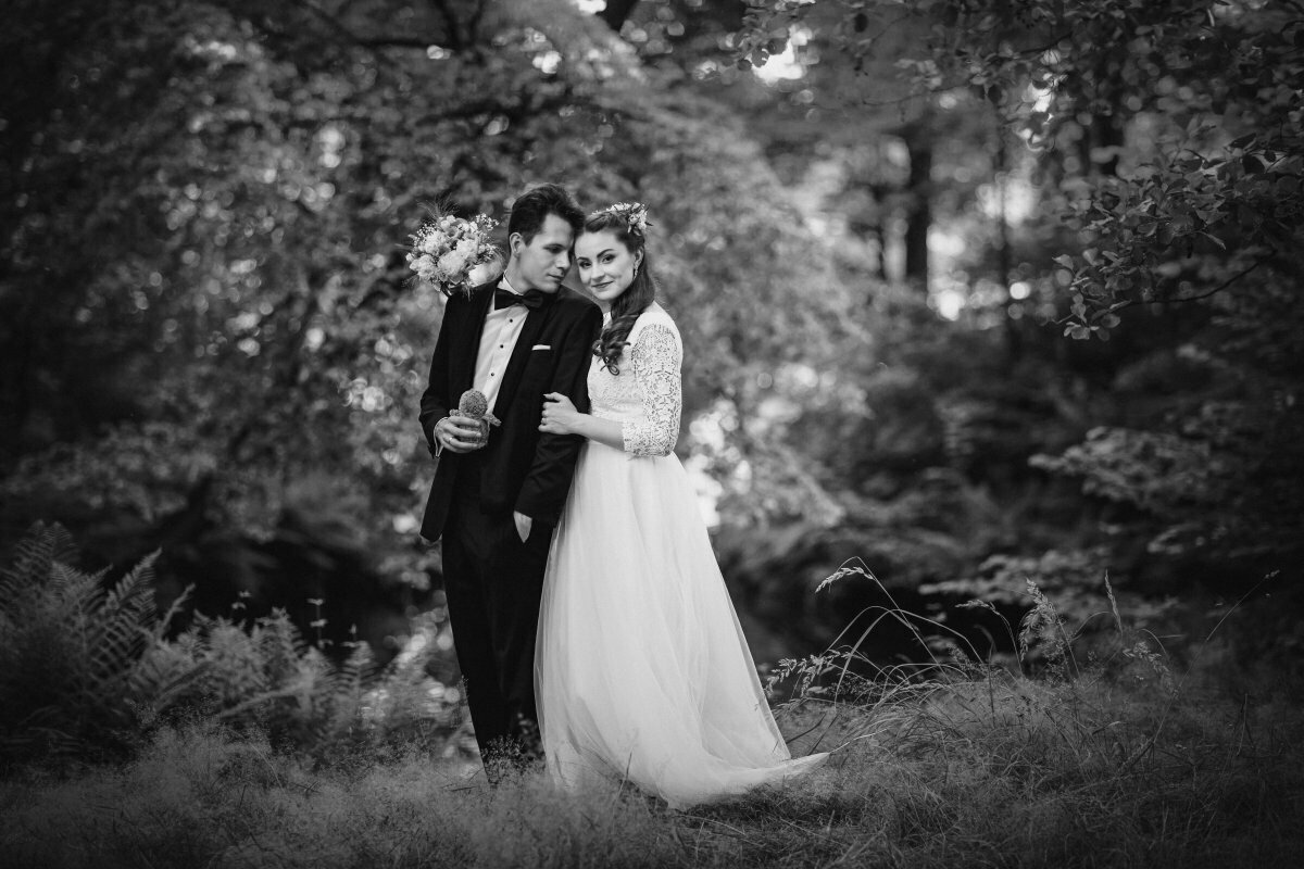 romantyczna sesja ślubna śląsk, romantyczna sesja slubna slask, zdjecia slubne zywiec, romantyczny plener slubny, fotograf slubny bielsko, plener slubny w lesie slask, sesja slubna w lesie slask, plener slubny las slask, sesja slubna nad jeziorem slask, fotografia slubna slask, zdjecia slubne slask, fotografia slubna katowice, zdjecia slubne katowice, romantyczna sesja slubna slask, zdjecia slubne bielsko, fotografia slubna bielsko, oryginalny plener slubny, oryginalna sesja slubna, www.magiaobrazu.com