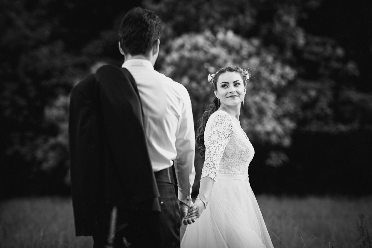 romantyczna sesja ślubna śląsk, romantyczna sesja slubna slask, zdjecia slubne zywiec, romantyczny plener slubny, fotograf slubny bielsko, plener slubny w lesie slask, sesja slubna w lesie slask, plener slubny las slask, sesja slubna nad jeziorem slask, fotografia slubna slask, zdjecia slubne slask, fotografia slubna katowice, zdjecia slubne katowice, romantyczna sesja slubna slask, zdjecia slubne bielsko, fotografia slubna bielsko, oryginalny plener slubny, oryginalna sesja slubna, www.magiaobrazu.com