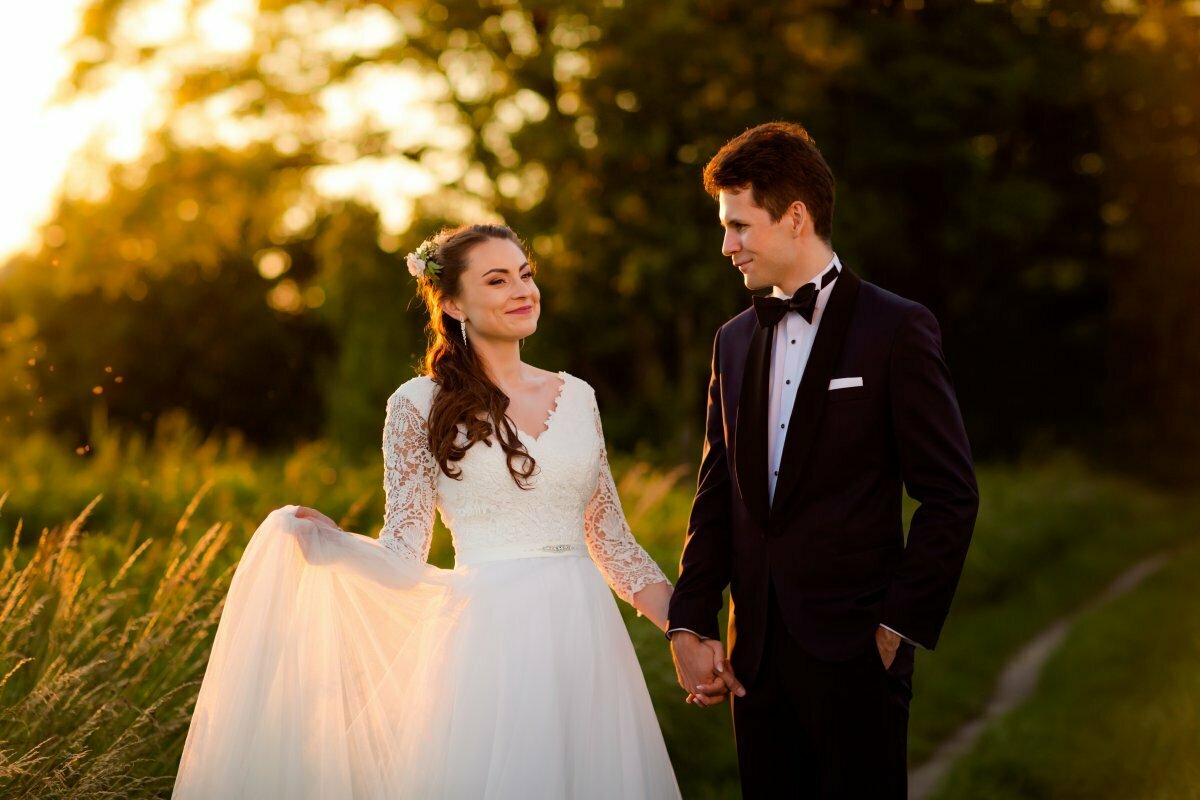 romantyczna sesja ślubna śląsk, romantyczna sesja slubna slask, zdjecia slubne zywiec, romantyczny plener slubny, fotograf slubny bielsko, plener slubny w lesie slask, sesja slubna w lesie slask, plener slubny las slask, sesja slubna nad jeziorem slask, fotografia slubna slask, zdjecia slubne slask, fotografia slubna katowice, zdjecia slubne katowice, romantyczna sesja slubna slask, zdjecia slubne bielsko, fotografia slubna bielsko, oryginalny plener slubny, oryginalna sesja slubna, www.magiaobrazu.com