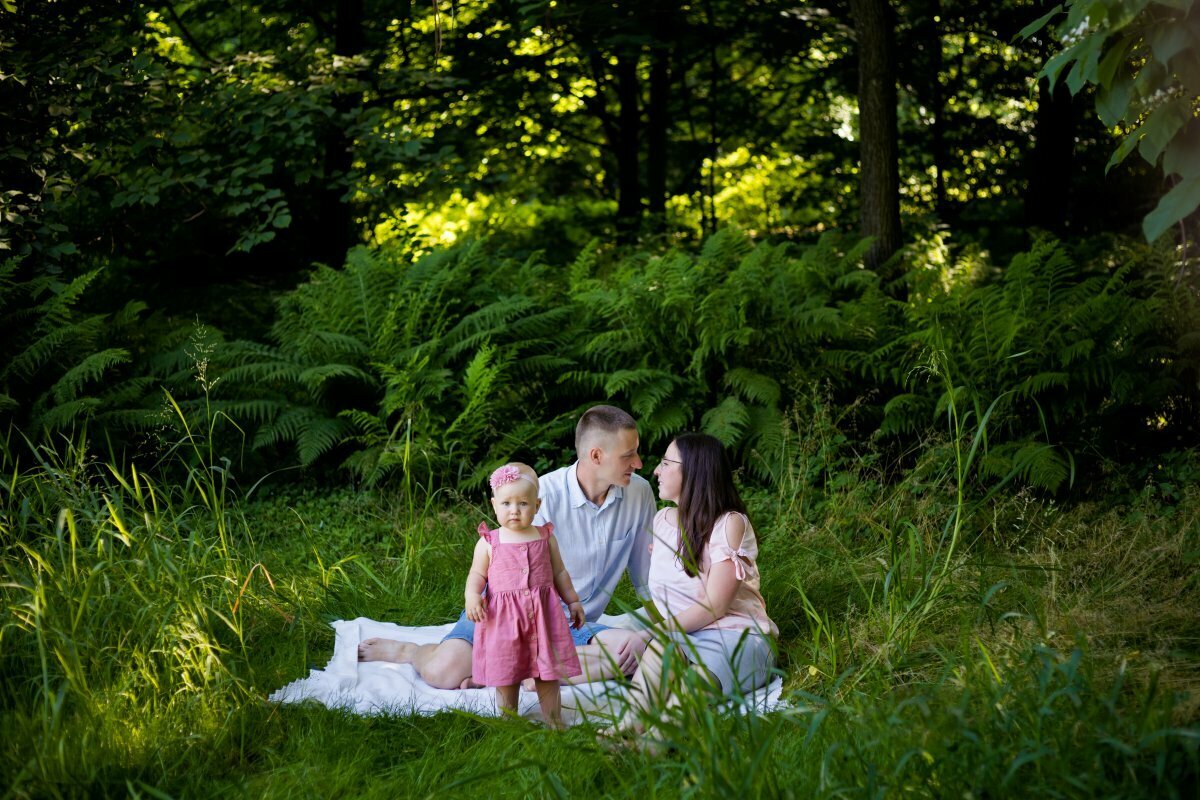 sesja na roczek, sesja rodzinna w naturze, sesje rodzinne w parku, zdjecia rodzinne, lifestylowa sesja rodzinna pszczyna, lifestylowe sesje rodzinne pszczyna, sesje dzieciece, zdjecia dzieciece, sesja rodzinna krakow, sesje rodzinne krakow, sesja rodzinna bielsko, fotografia rodzinna slask, zdjecia portretowe pszczyna, fotografia dziecieca bielsko, zdjecia dzieci bielsko, fotografia rodzinna bielsko-biala, fotografia rodzinna slask, zdjecia ludzi slask, zdjecia dla rodzin, fotograf fotograf rodzinny slask, fotograf czechowice, fotografia bielsko, zdjecia slask, www.magiaobrazu.com,