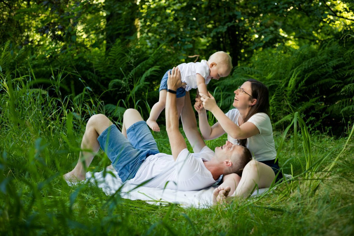 sesja na roczek, sesja rodzinna w naturze, sesje rodzinne w parku, zdjecia rodzinne, lifestylowa sesja rodzinna pszczyna, lifestylowe sesje rodzinne pszczyna, sesje dzieciece, zdjecia dzieciece, sesja rodzinna krakow, sesje rodzinne krakow, sesja rodzinna bielsko, fotografia rodzinna slask, zdjecia portretowe pszczyna, fotografia dziecieca bielsko, zdjecia dzieci bielsko, fotografia rodzinna bielsko-biala, fotografia rodzinna slask, zdjecia ludzi slask, zdjecia dla rodzin, fotograf fotograf rodzinny slask, fotograf czechowice, fotografia bielsko, zdjecia slask, www.magiaobrazu.com,