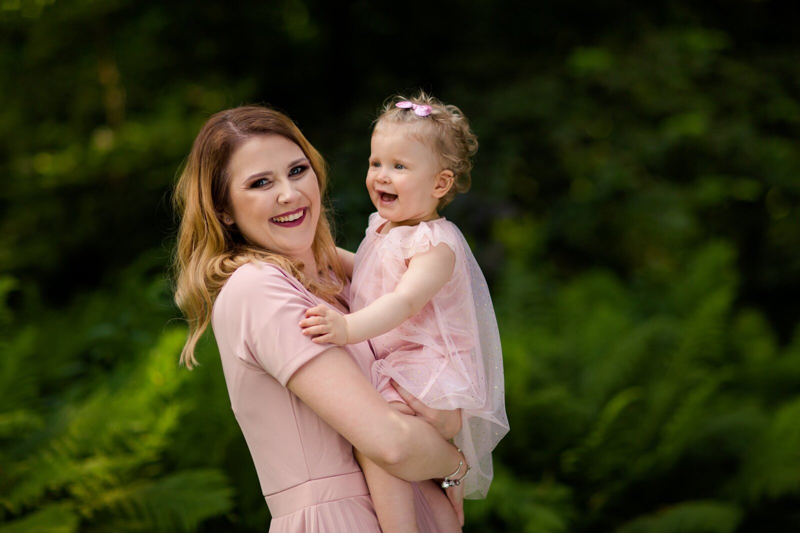 sesja na roczek pszczyna, lifestylowa sesja rodzinna pszczyna, lifestylowe sesje rodzinne pszczyna, wiosenna sesja rodzinna, sesje dzieciece pszczyna, zdjecia dzieciece pszczyna, fotografia noworodkowa pszczyna, sesja rodzinna bielsko, fotografia rodzinna slask, zdjecia portretowe pszczyna, sesja portretowa bielsko, zdjecia w plenerze bielsko, rodzina w plenerze slask, fotografia dziecieca bielsko, zdjecia dzieci bielsko, fotografia rodzinna bielsko-biala, fotografia rodzinna slask, zdjecia ludzi slask, zdjecia dla rodzin, fotograf fotograf rodzinny slask, , fotograf czechowice, fotografia bielsko, zdjecia slask, www.magiaobrazu.com,