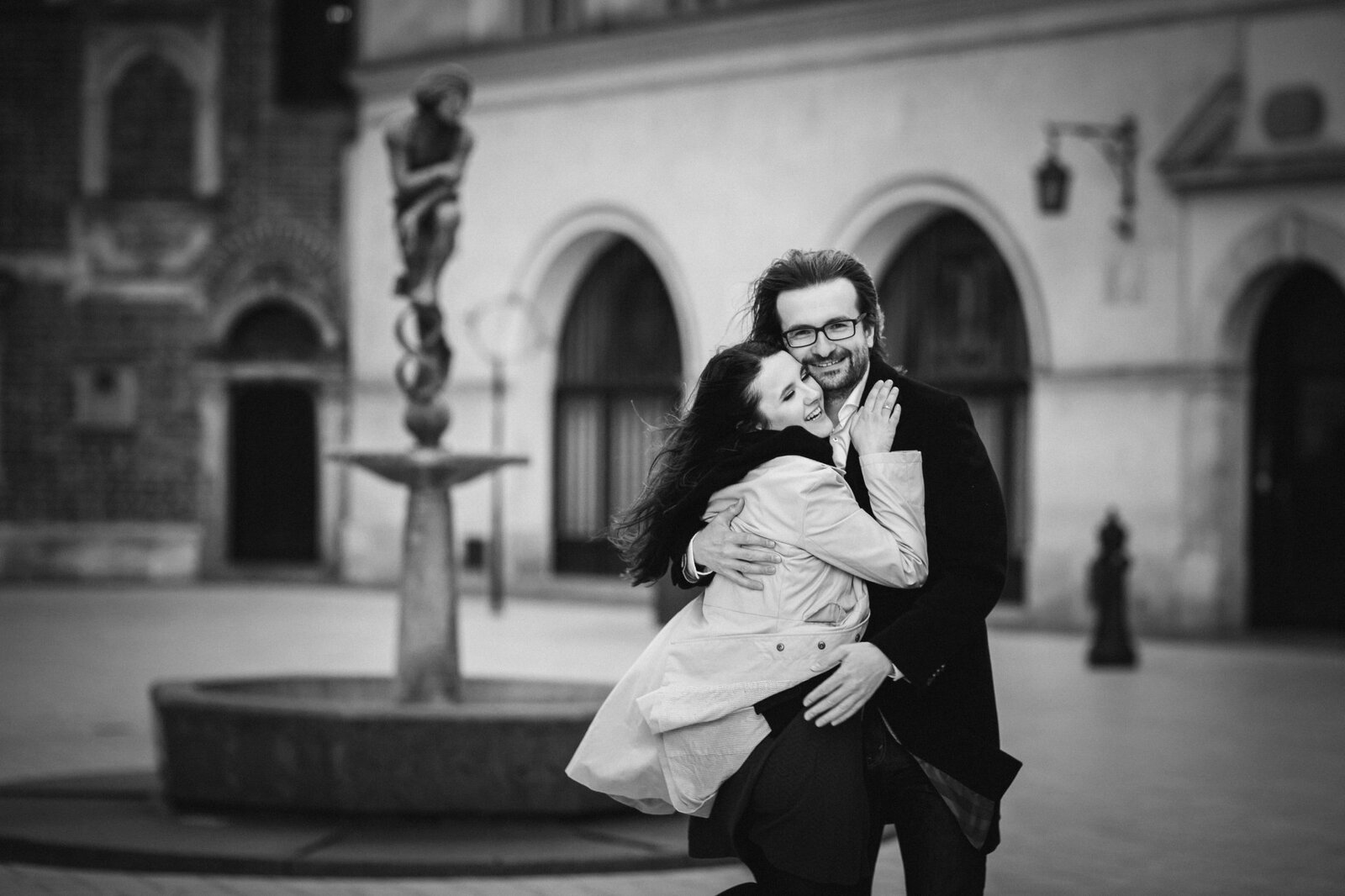 sesja narzeczeńska w krakowie, sesja narzeczenska w krakowie, zimowa sesja narzeczenska krakow, sesja narzeczenska krakow, sesje narzeczenskie krakow, plener zareczynowy krakow, sesja zareczynowa krakow, sesja narzeczenska w miescie, plener narzeczenski w miescie,sesje narzeczenskie slask, zdjecia narzeczenskie slask, sesja narzeczenska katowice, sesja zareczynowa slask, fotografia slubna krakow, zdjecia slubne krakow, www.magiaobrazu.com, fotografia slubna slask, fotograf slubny krakow, fotografia slubna slask, romantyczna sesja narzeczenska, engagement session, prewedding photosession,