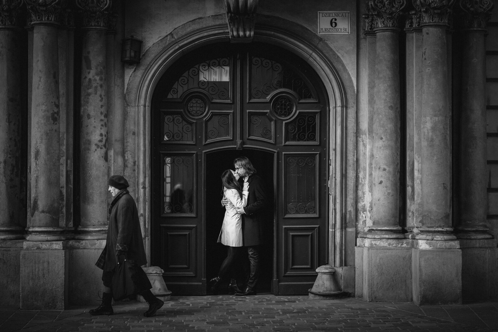 sesja narzeczeńska w krakowie, sesja narzeczenska w krakowie, zimowa sesja narzeczenska krakow, sesja narzeczenska krakow, sesje narzeczenskie krakow, plener zareczynowy krakow, sesja zareczynowa krakow, sesja narzeczenska w miescie, plener narzeczenski w miescie,sesje narzeczenskie slask, zdjecia narzeczenskie slask, sesja narzeczenska katowice, sesja zareczynowa slask, fotografia slubna krakow, zdjecia slubne krakow, www.magiaobrazu.com, fotografia slubna slask, fotograf slubny krakow, fotografia slubna slask, romantyczna sesja narzeczenska, engagement session, prewedding photosession,