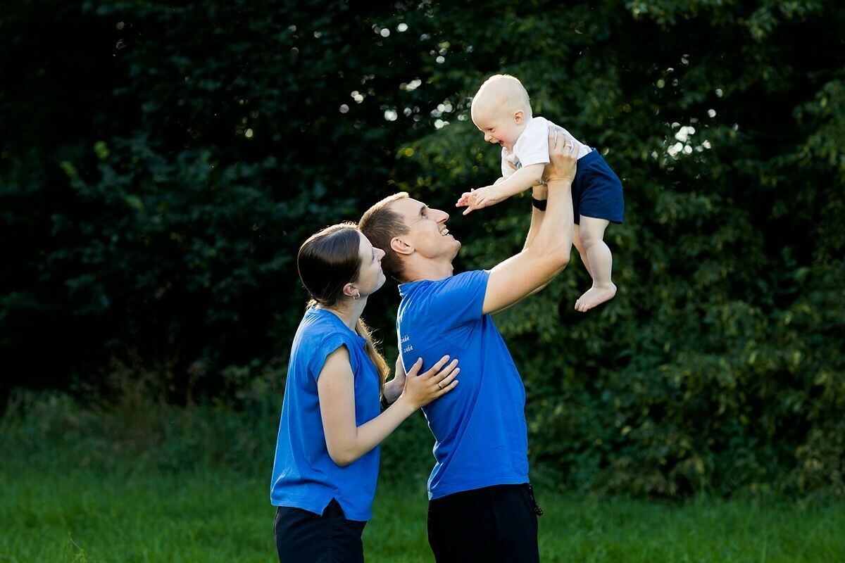 Sesja rodzinna w naturze, lifestylowa sesja rodzinna pszczyna, lifestylowe sesje rodzinne pszczyna, sesje dzieciece pszczyna, zdjecia dzieciece pszczyna, sesja rodzinna bielsko, fotografia rodzinna slask, rodzina w plenerze slask, fotografia dziecieca bielsko, zdjecia dzieci bielsko, fotografia rodzinna bielsko-biala, fotografia rodzinna slask, fotograf rodzinny slask, fotograf czechowice, fotografia bielsko