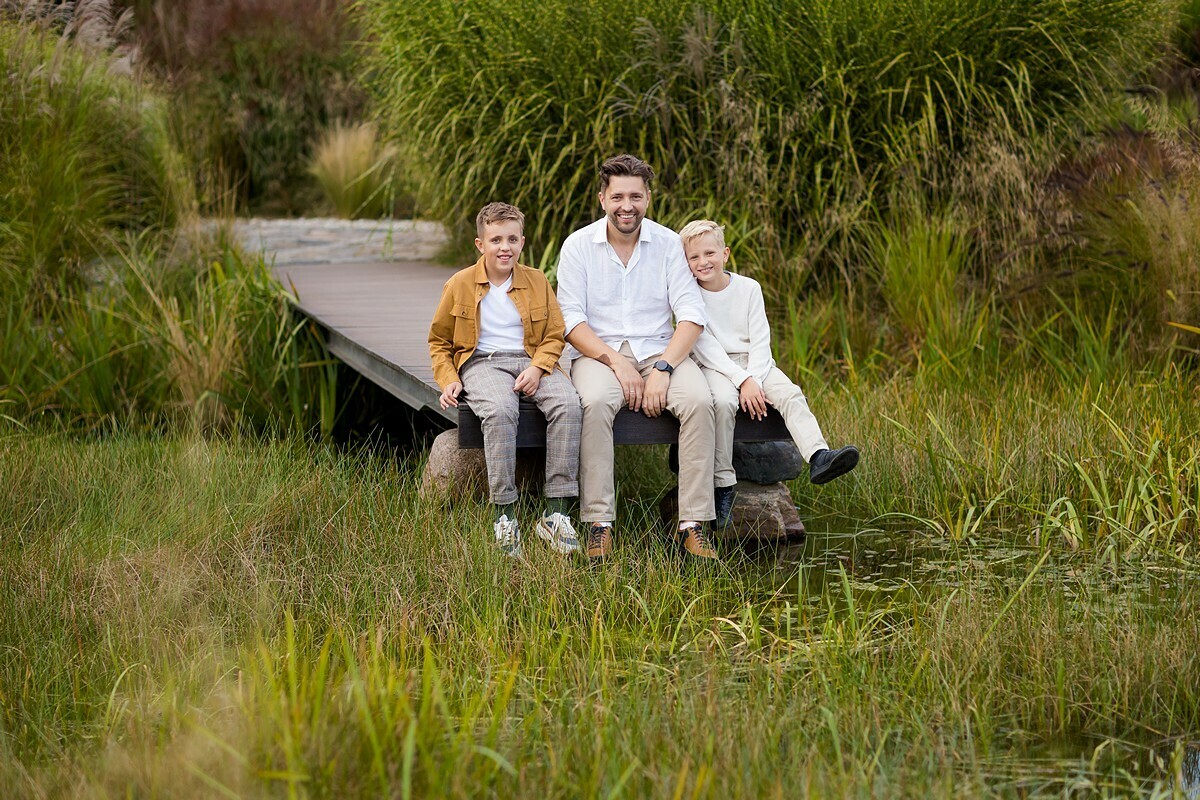 sesja rodzinna w ogrodach kapias, sesje rodzinne w naturze, sesja w ogrodach kapias, sesje w ogrodach kapias, lifestylowa sesja rodzinna pszczyna, sesja rodzinna z psem, sesje rodzinne z psem, zdjecia rodzinne z psem, lifestylowe sesje rodzinne pszczyna, sesje dzieciece pszczyna, zdjecia dzieciece pszczyna, sesja rodzinna bielsko, fotografia rodzinna slask, rodzina w plenerze slask, fotografia dziecieca bielsko, fotografia rodzinna slask, fotograf rodzinny slask, fotograf czechowice, fotografia bielsko