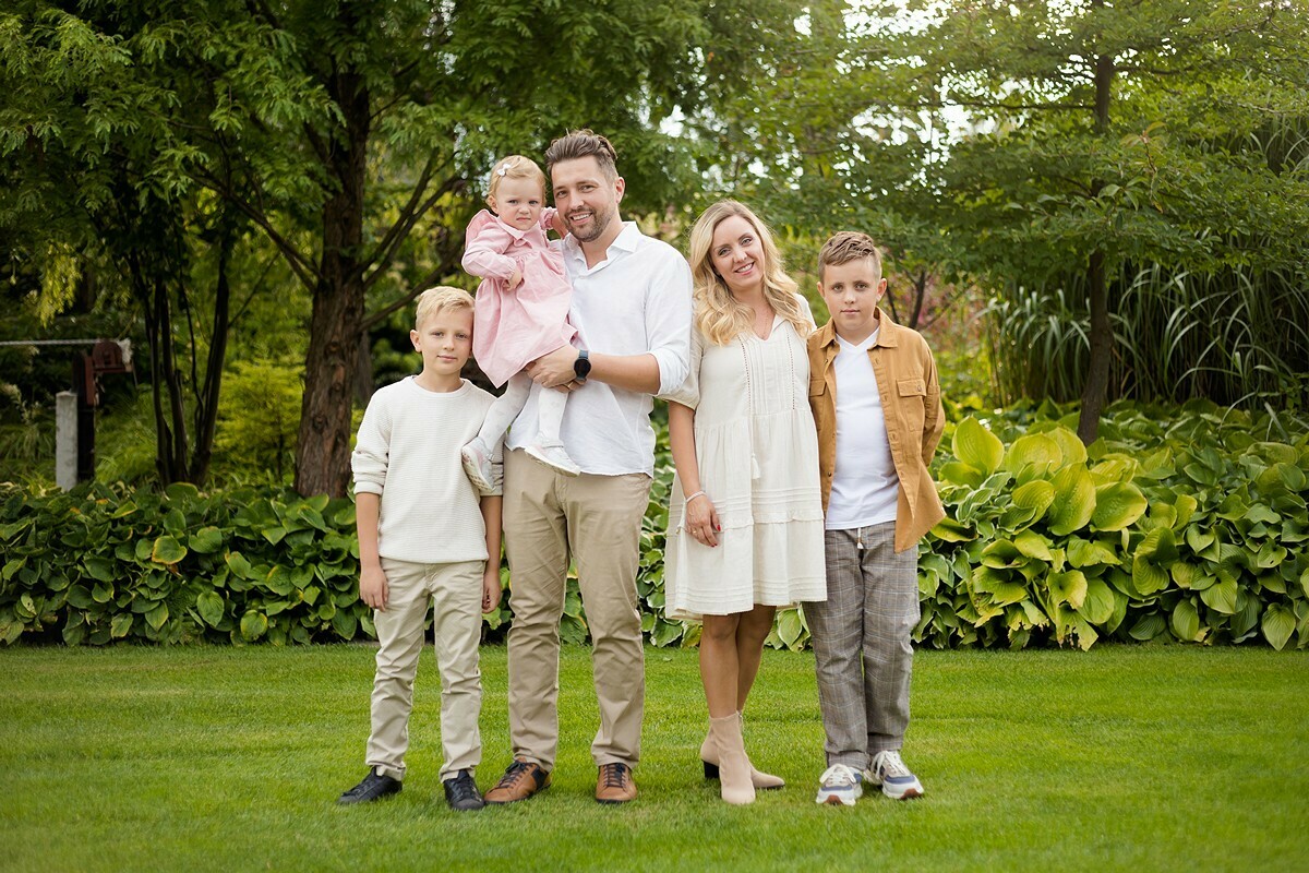 sesja rodzinna w ogrodach kapias, sesje rodzinne w naturze, sesja w ogrodach kapias, sesje w ogrodach kapias, lifestylowa sesja rodzinna pszczyna, sesja rodzinna z psem, sesje rodzinne z psem, zdjecia rodzinne z psem, lifestylowe sesje rodzinne pszczyna, sesje dzieciece pszczyna, zdjecia dzieciece pszczyna, sesja rodzinna bielsko, fotografia rodzinna slask, rodzina w plenerze slask, fotografia dziecieca bielsko, fotografia rodzinna slask, fotograf rodzinny slask, fotograf czechowice, fotografia bielsko