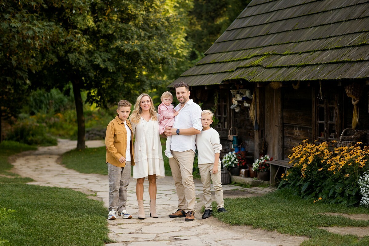sesja rodzinna w ogrodach kapias, sesje rodzinne w naturze, sesja w ogrodach kapias, sesje w ogrodach kapias, lifestylowa sesja rodzinna pszczyna, sesja rodzinna z psem, sesje rodzinne z psem, zdjecia rodzinne z psem, lifestylowe sesje rodzinne pszczyna, sesje dzieciece pszczyna, zdjecia dzieciece pszczyna, sesja rodzinna bielsko, fotografia rodzinna slask, rodzina w plenerze slask, fotografia dziecieca bielsko, fotografia rodzinna slask, fotograf rodzinny slask, fotograf czechowice, fotografia bielsko