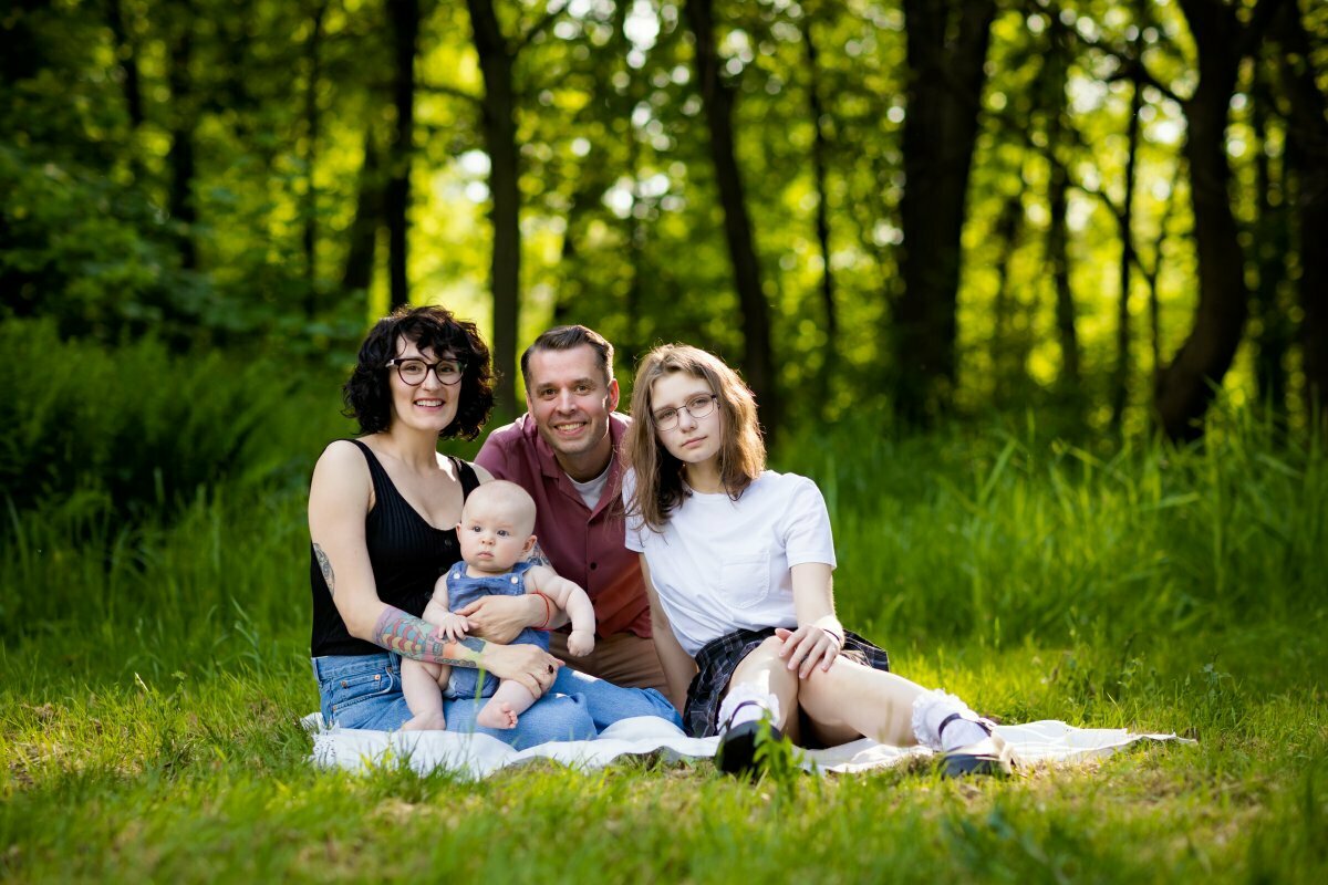 Sesja rodzinna z nastolatką i maluszkiem, lifestylowa sesja rodzinna pszczyna, sesja rodzinna z psem, sesje rodzinne z psem, zdjecia rodzinne z psem, lifestylowe sesje rodzinne pszczyna, sesje dzieciece pszczyna, zdjecia dzieciece pszczyna, sesja rodzinna bielsko, fotografia rodzinna slask, rodzina w plenerze slask, fotografia dziecieca bielsko, zdjecia dzieci bielsko, fotografia rodzinna bielsko-biala,