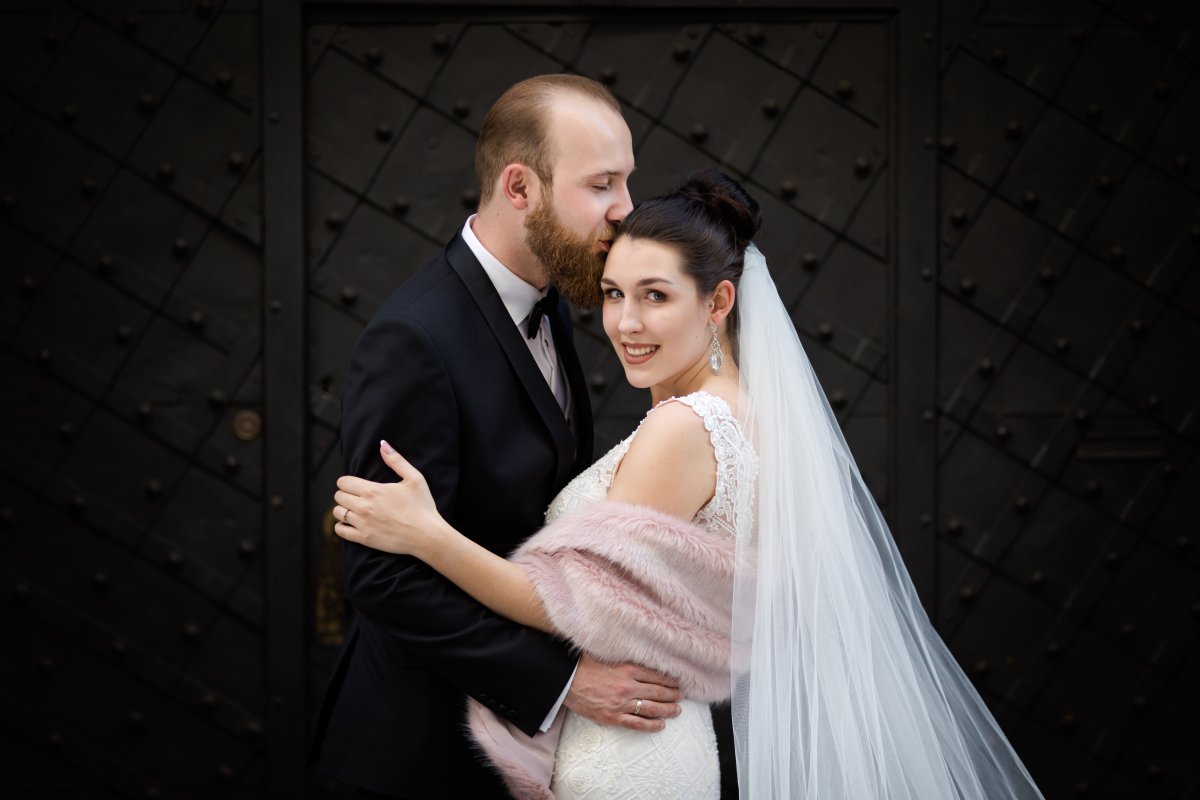 sesja ślubna kraków, plener slubny na rynku w krakowie, sesja slubna w krakowie, sesja na krakowskim rynku, plener slubny krakow, sesja slubna kraków, fotograf na slub krakow, fotografia slubna krakow, zdjecia slubne krakow, fotograf slubny krakow, zdjecia slubne slask, fotografia slubna slask, fotograf na slub slask, sesja slubna na krakowskim rynku, zdjecia slubne bielsko, fotografia slubna bielsko, fotografia slubna cieszyn