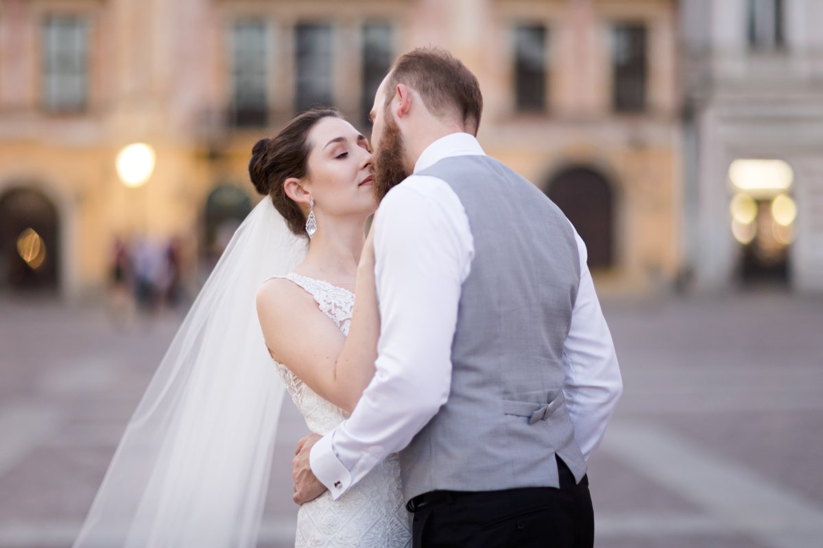 sesja ślubna kraków, plener slubny na rynku w krakowie, sesja slubna w krakowie, sesja na krakowskim rynku, plener slubny krakow, sesja slubna kraków, fotograf na slub krakow, fotografia slubna krakow, zdjecia slubne krakow, fotograf slubny krakow, zdjecia slubne slask, fotografia slubna slask, fotograf na slub slask, sesja slubna na krakowskim rynku, zdjecia slubne bielsko, fotografia slubna bielsko, fotografia slubna cieszyn