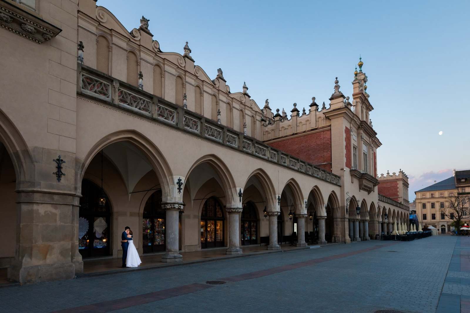sesja ślubna w Krakowie, plener slubny na rynku w krakowie, fotograf na slub krakow, fotografia slubna krakow, zdjecia slubne krakow, fotograf slubny krakow, fotograf weselny krakow, zdjecia slubne slask, fotografia slubna slask, prewedding session krakow, cracow pre wedding session, fotograf na slub slask, sesja slubna na krakowskim rynku, sesja slubna o swicie, zdjecia slubne bielsko, fotografia slubna bielsko, zdjecia slubne wadowice, fotografia slubna wadowice, plener slubny o swicie, dwoch fotografow na slub, zdjecia slubne cieszyn, sesja slubna na wawelu, plener slubny wawel, fotografia slubna cieszyn