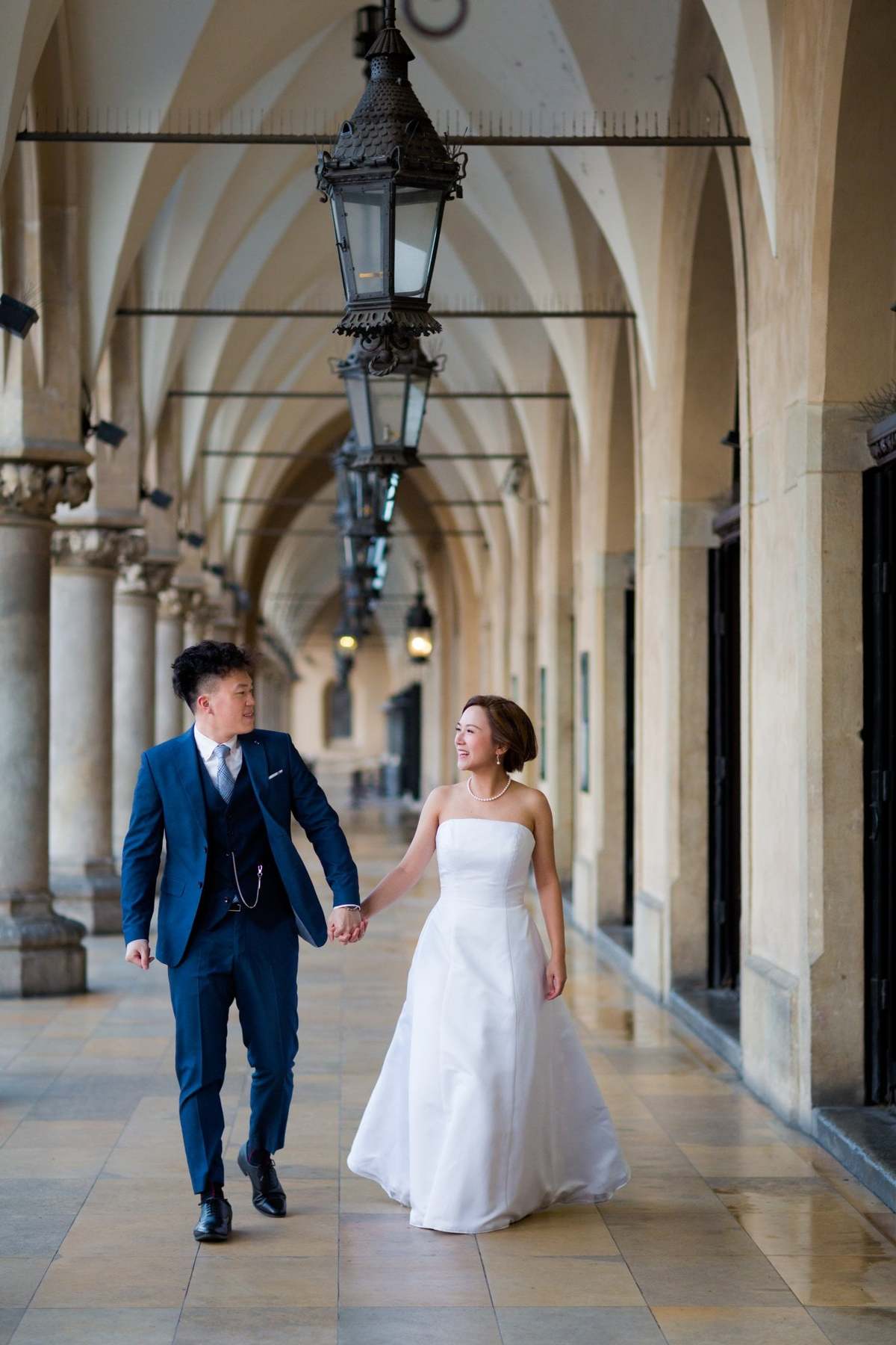 sesja ślubna w Krakowie, plener slubny na rynku w krakowie, fotograf na slub krakow, fotografia slubna krakow, zdjecia slubne krakow, fotograf slubny krakow, fotograf weselny krakow, zdjecia slubne slask, fotografia slubna slask, prewedding session krakow, cracow pre wedding session, fotograf na slub slask, sesja slubna na krakowskim rynku, sesja slubna o swicie, zdjecia slubne bielsko, fotografia slubna bielsko, zdjecia slubne wadowice, fotografia slubna wadowice, plener slubny o swicie, dwoch fotografow na slub, zdjecia slubne cieszyn, sesja slubna na wawelu, plener slubny wawel, fotografia slubna cieszyn