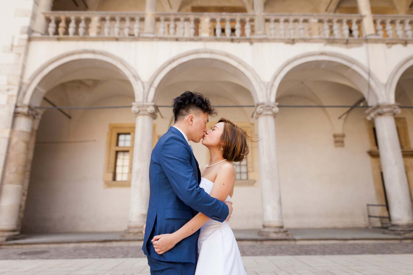 sesja ślubna w Krakowie, plener slubny na rynku w krakowie, fotograf na slub krakow, fotografia slubna krakow, zdjecia slubne krakow, fotograf slubny krakow, fotograf weselny krakow, zdjecia slubne slask, fotografia slubna slask, prewedding session krakow, cracow pre wedding session, fotograf na slub slask, sesja slubna na krakowskim rynku, sesja slubna o swicie, zdjecia slubne bielsko, fotografia slubna bielsko, zdjecia slubne wadowice, fotografia slubna wadowice, plener slubny o swicie, dwoch fotografow na slub, zdjecia slubne cieszyn, sesja slubna na wawelu, plener slubny wawel, fotografia slubna cieszyn