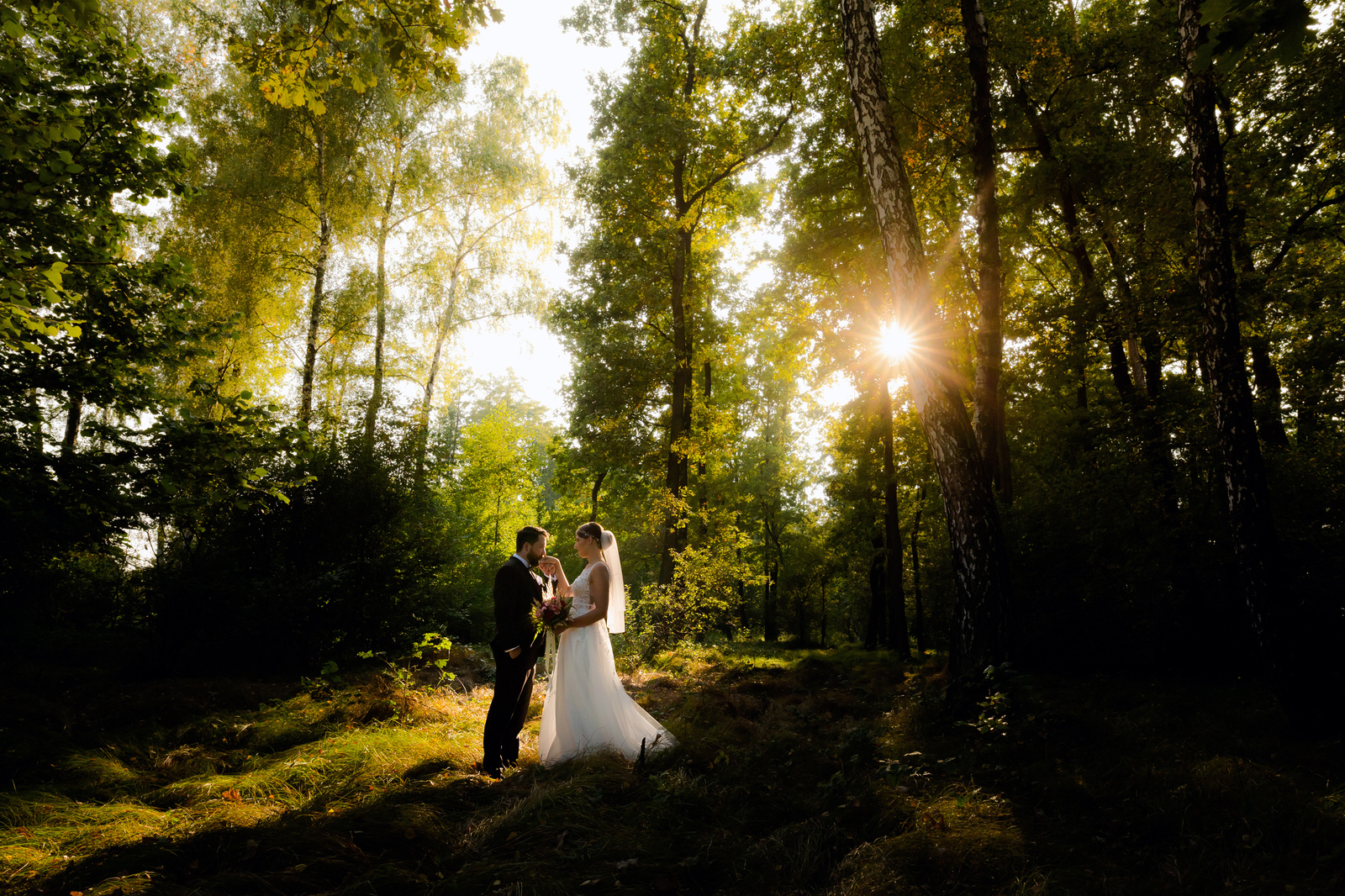 romantyczna sesja ślubna śląsk, romantyczna sesja slubna slask, zdjecia slubne zywiec, romantyczny plener slubny, fotograf slubny bielsko, plener slubny w lesie slask, sesja slubna w lesie slask, plener slubny las slask, fotografia slubna slask, zdjecia slubne slask, fotografia slubna katowice, zdjecia slubne katowice, romantyczna sesja slubna slask, zdjecia slubne bielsko, fotografia slubna bielsko, oryginalny plener slubny, oryginalna sesja slubna, www.magiaobrazu.com