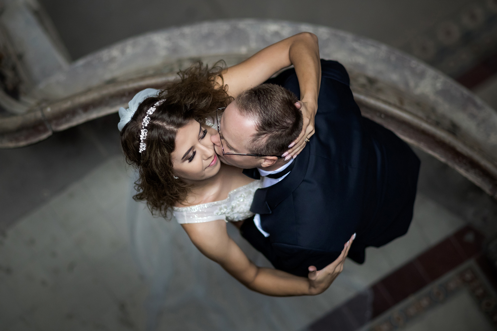 zdjecia slubne w palacu, sesja slubna w palacu w krowiarkach, plener w palacu w krowiarkach, sesja krowiarki, plener krowiarki, zdjecia slubne bielsko, fotografia slubna bielsko, sesja slubna w starym palacu, plener slubny w opuszczonym palacu, www.magiaobrazu.com, fotografia slubna Krakow, fotografia slubna slask, zdjecia slubne krakow, fotograf slubny slask, dwoch fotografow na slub, fotograf czechowice, zdjecia slubne bielsko, fotografia slubna bielsko,