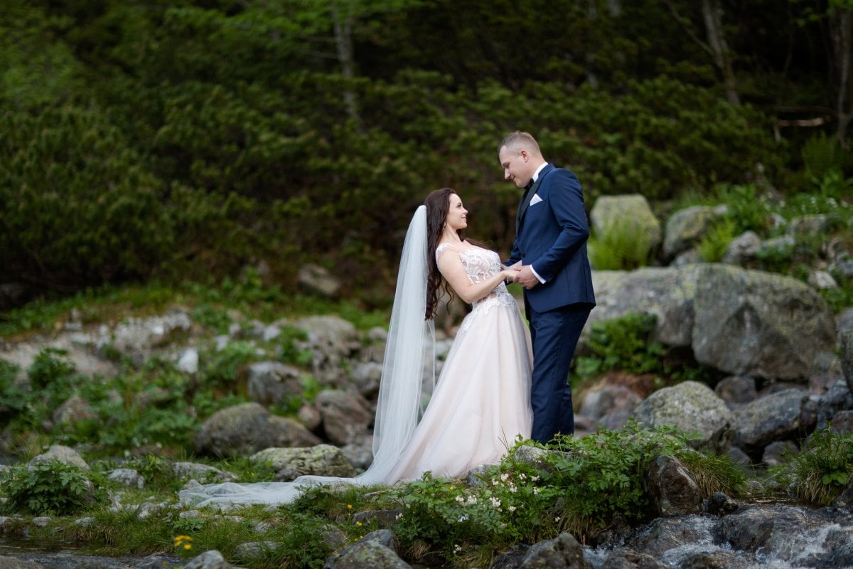 plener slubny w Tatrach, sesja slubna Tatry, fotografia slubna slask, fotograf slubny slask, sesja slubna tatry, plener slubny tatry, fotografia slubna slask, zdjecia slubne krakow, zdjecia slubne zakopane, sesja slubna nad morskim okiem, plener slubny nad morskim okiem, zachod slonca nad morskim okiem, fotografia slubna krakow, zdjecia slubne slask, fotografia slubna bielsko, zdjecia slubne bielsko, fotografia slubna zywiec, zdjecia slubne zywiec, piekna sesja slubna, najladniejsze sesje slubne, fotograf slubny Krakow, fotografowie slubni, dwoch fotografow na slub,