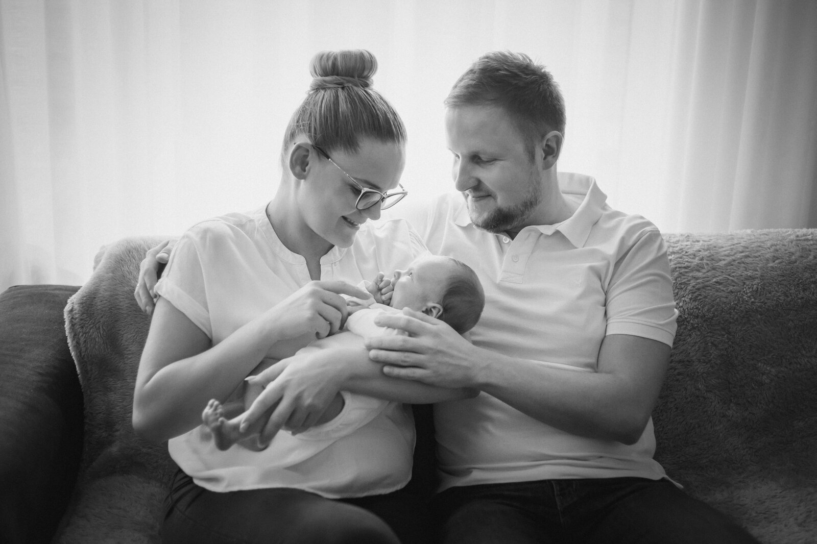 sesja noworodkowa w domu, sesja noworodkowa bielsko, fotografia dziecieca bielsko, zdjecia dzieci bielsko, fotografia rodzinna bielsko-biala, lifestylowa sesja rodzinna pszczyna, lifestylowe sesje rodzinne pszczyna, sesje dzieciece pszczyna, zdjecia dzieciece pszczyna, fotografia noworodkowa pszczyna, sesja rodzinna bielsko, fotografia rodzinna slask, fotograf czechowice, www.magiaobrazu.com