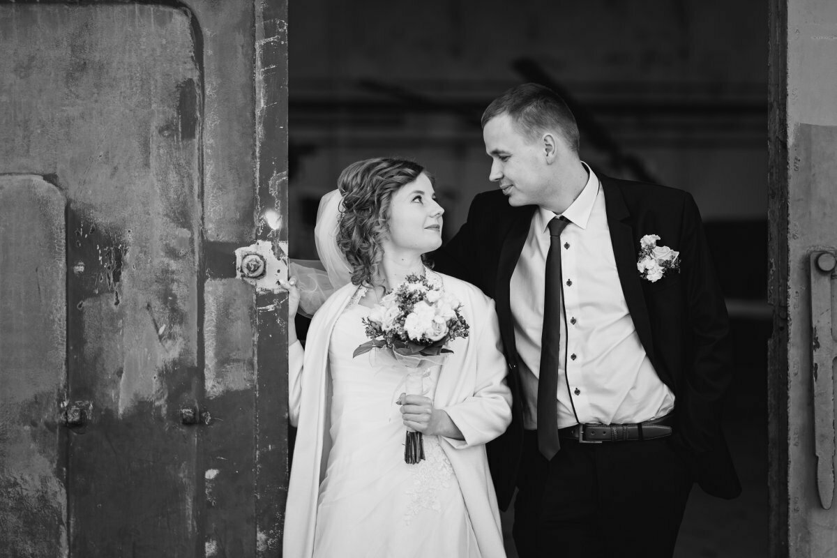 sesja ślubna na lotnisku, slub w halcnowie, slub sanktuarium halcnow, lotnisko w aleksandrowicach, sesja slubna na lotnisku, plener slubny na lotnisku, sesja lotnisko bielsko, fotograf slubny slask, zdjecia slubne slask, fotograf na slub slask, zdjecia slubne bielsko, fotografia slubna bielsko, fotografia slubna slask, fotografia slubna katowice, zdjecia slubne katowice, fotograf slubny katowice, fotografia slubna krakow, fotograf na slub krakow, zdjecia slubne krakow