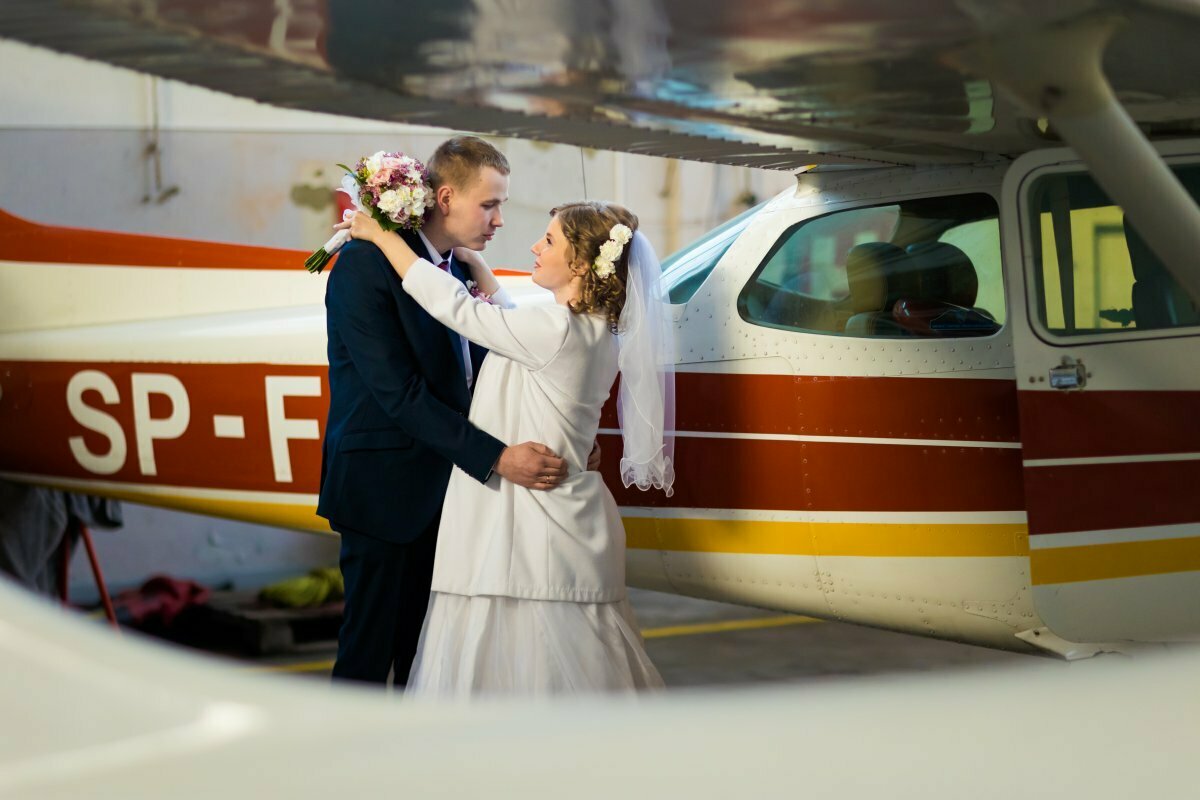 sesja ślubna na lotnisku, slub w halcnowie, slub sanktuarium halcnow, lotnisko w aleksandrowicach, sesja slubna na lotnisku, plener slubny na lotnisku, sesja lotnisko bielsko, fotograf slubny slask, zdjecia slubne slask, fotograf na slub slask, zdjecia slubne bielsko, fotografia slubna bielsko, fotografia slubna slask, fotografia slubna katowice, zdjecia slubne katowice, fotograf slubny katowice, fotografia slubna krakow, fotograf na slub krakow, zdjecia slubne krakow