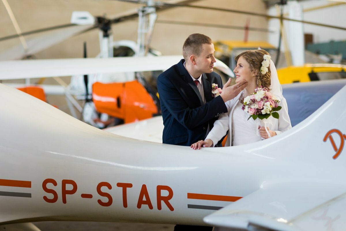 sesja ślubna na lotnisku, lotnisko w aleksandrowicach, sesja slubna na lotnisku, plener slubny na lotnisku, sesja lotnisko bielsko, fotograf slubny slask, zdjecia slubne slask, fotograf na slub slask, zdjecia slubne bielsko, fotografia slubna bielsko, fotografia slubna slask, fotografia slubna katowice, zdjecia slubne katowice, fotograf slubny katowice, fotografia slubna krakow, fotograf na slub krakow, zdjecia slubne krakow