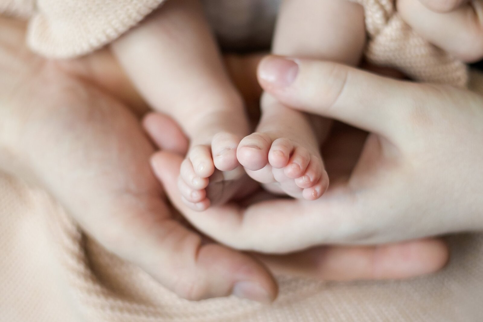 naturalne sesje noworodkowe w domu pszczyna, lifestylowa sesja rodzinna pszczyna, lifestylowe sesje rodzinne pszczyna, sesja noworodkowa pszczyna, sesje noworodkowe pszczyna, sesje dzieciece pszczyna, zdjecia dzieciece pszczyna, fotografia noworodkowa pszczyna, sesja rodzinna bielsko, fotografia rodzinna slask, zdjecia portretowe pszczyna, sesja portretowa bielsko, fotografia dziecieca bielsko, zdjecia dzieci bielsko, fotografia rodzinna bielsko-biala, fotografia rodzinna slask, zdjecia ludzi slask, zdjecia dla rodzin, fotograf rodzinny slask, fotograf czechowice, fotografia bielsko