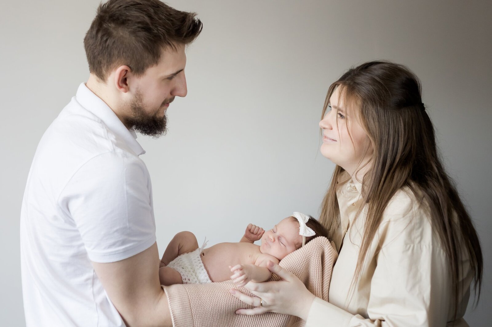 naturalne sesje noworodkowe w domu pszczyna, lifestylowa sesja rodzinna pszczyna, lifestylowe sesje rodzinne pszczyna, sesja noworodkowa pszczyna, sesje noworodkowe pszczyna, sesje dzieciece pszczyna, zdjecia dzieciece pszczyna, fotografia noworodkowa pszczyna, sesja rodzinna bielsko, fotografia rodzinna slask, zdjecia portretowe pszczyna, sesja portretowa bielsko, fotografia dziecieca bielsko, zdjecia dzieci bielsko, fotografia rodzinna bielsko-biala, fotografia rodzinna slask, zdjecia ludzi slask, zdjecia dla rodzin, fotograf rodzinny slask, fotograf czechowice, fotografia bielsko