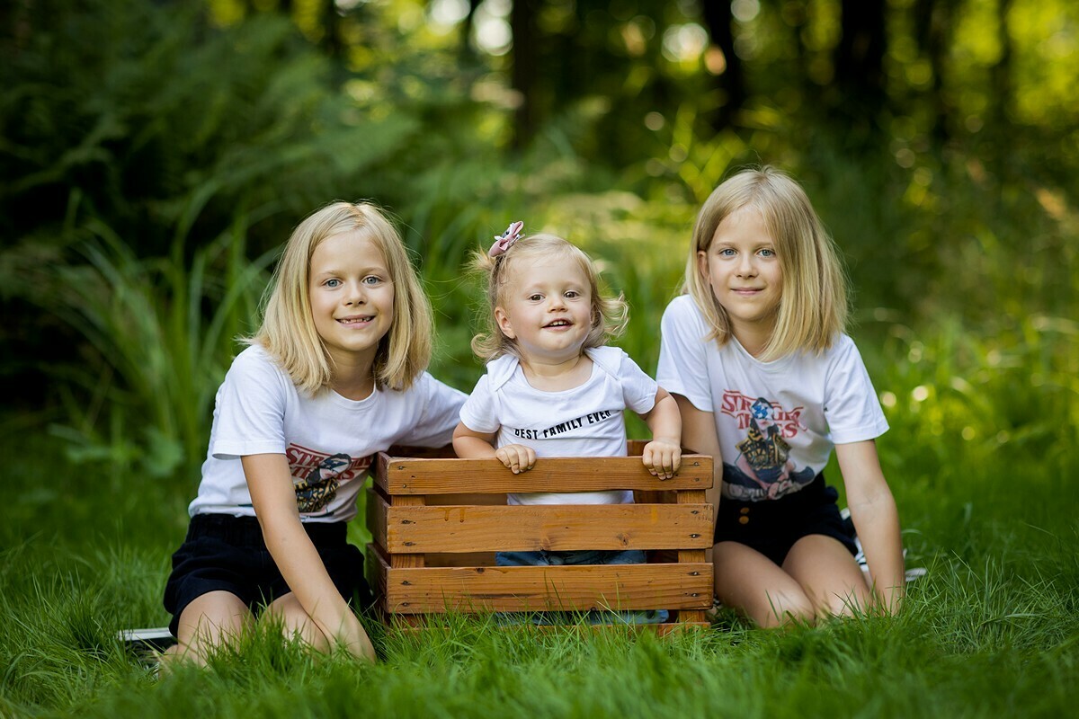 sesje rodzinne w naturze, lifestylowa sesja rodzinna pszczyna, sesja rodzinna z psem, sesje rodzinne z psem, zdjecia rodzinne z psem, lifestylowe sesje rodzinne pszczyna, sesje dzieciece pszczyna, zdjecia dzieciece pszczyna, sesja rodzinna bielsko, fotografia rodzinna slask, rodzina w plenerze slask, fotografia dziecieca bielsko, zdjecia dzieci bielsko, fotografia rodzinna bielsko-biala, fotografia rodzinna slask, fotograf rodzinny slask, fotograf czechowice, fotografia bielsko, zdjecia slask, www.magiaobrazu.com,