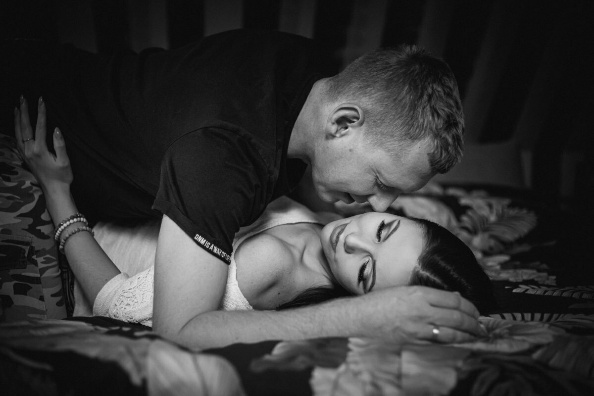 sesje sensualne bielsko, zdjecia sensualne bielsko, sesja intymna pary bielsko, zdjecia intymne pary bielsko, fotografia sensualna bielsko, sesje intymne bielsko, sesja sensualna pszczyna, sesje sensualne pszczyna, zmyslowa sesja pary, sesja walentynkowa bielsko, lozkowa sesja pary bielsko, zdjecia zmyslowe dla par bielsko, fotograf sesje sensualne, www.magiaobrazu.com, romantyczna sesja pary, sensual session, love photoshoot, sensual photoshoot, fotograf sesja intymna, fotograf zmyslowa sesja, fotograf sesja sensualna