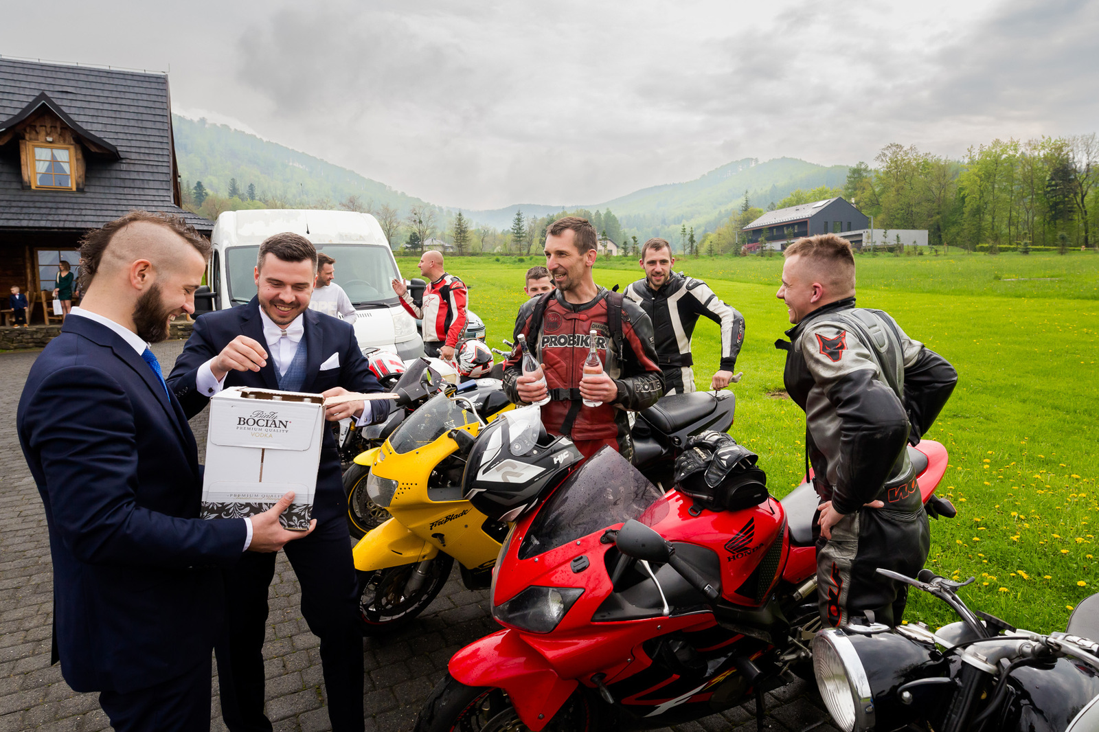 Ślub i wesele w drewnianej chacie - Magda i Paweł pobrali się w Gościńcu Szumnym w Jaworzu