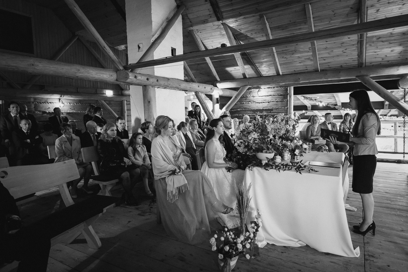 Ślub i wesele w drewnianej chacie - Magda i Paweł pobrali się w Gościńcu Szumnym w Jaworzu