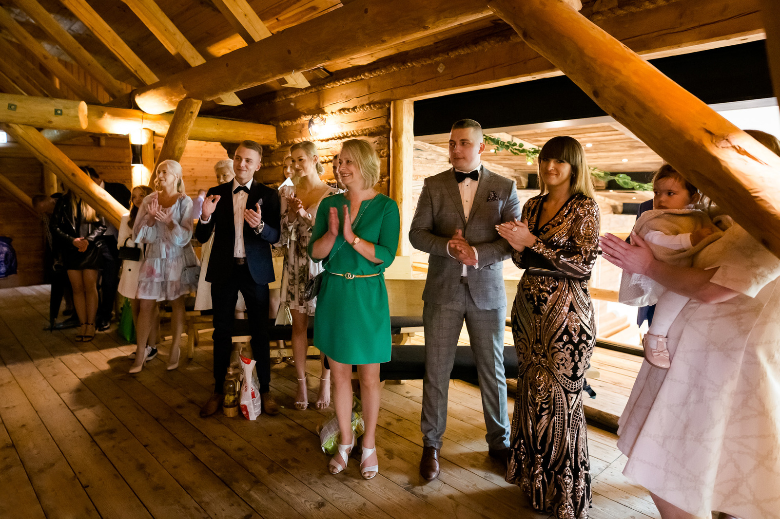 Ślub i wesele w drewnianej chacie - Magda i Paweł pobrali się w Gościńcu Szumnym w Jaworzu