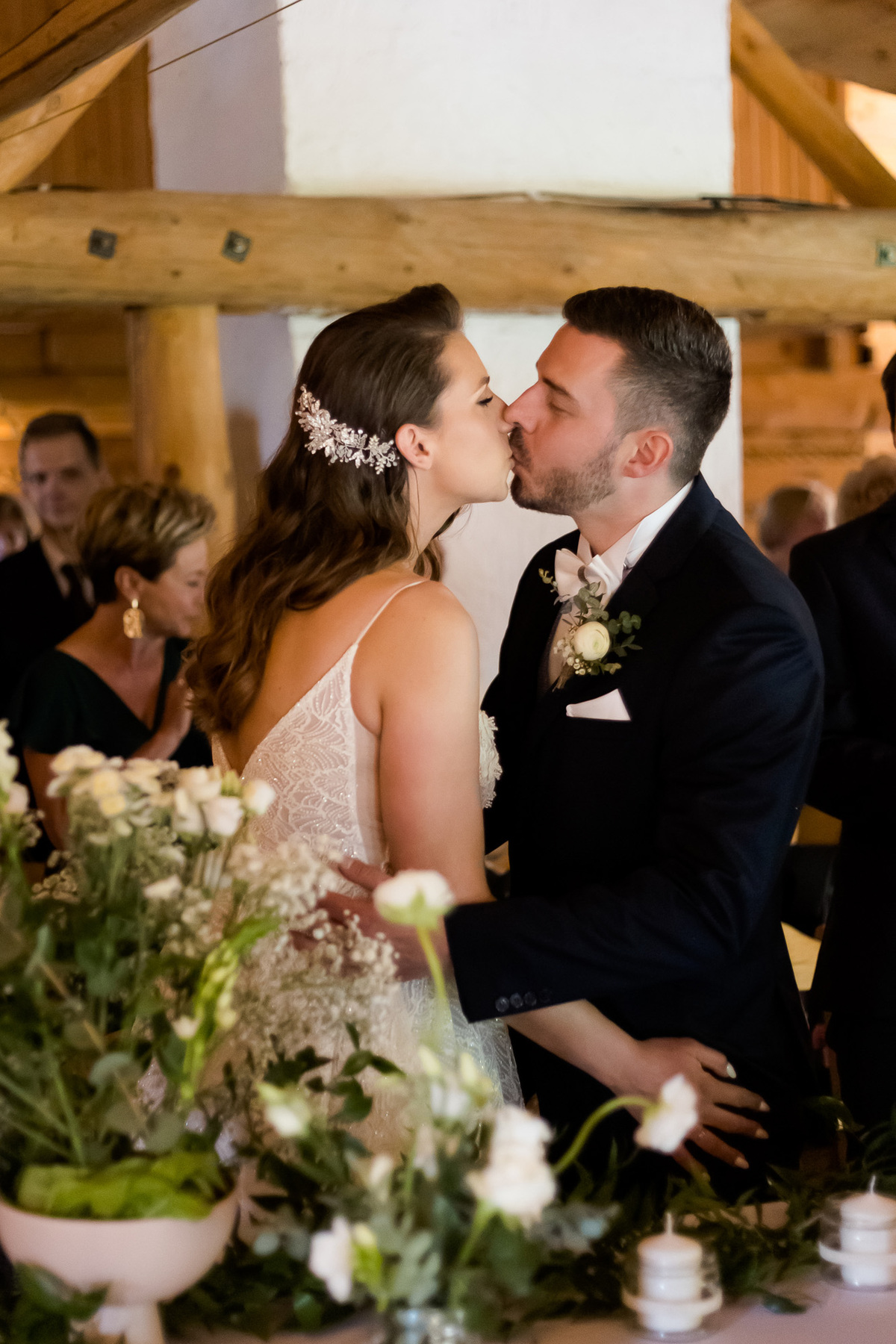 Ślub i wesele w drewnianej chacie - Magda i Paweł pobrali się w Gościńcu Szumnym w Jaworzu